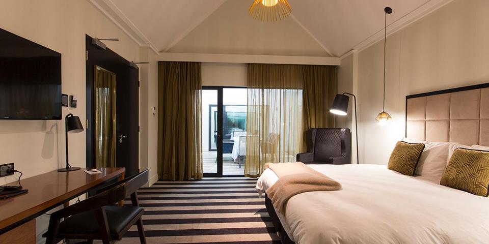Luxe Suite photo 2