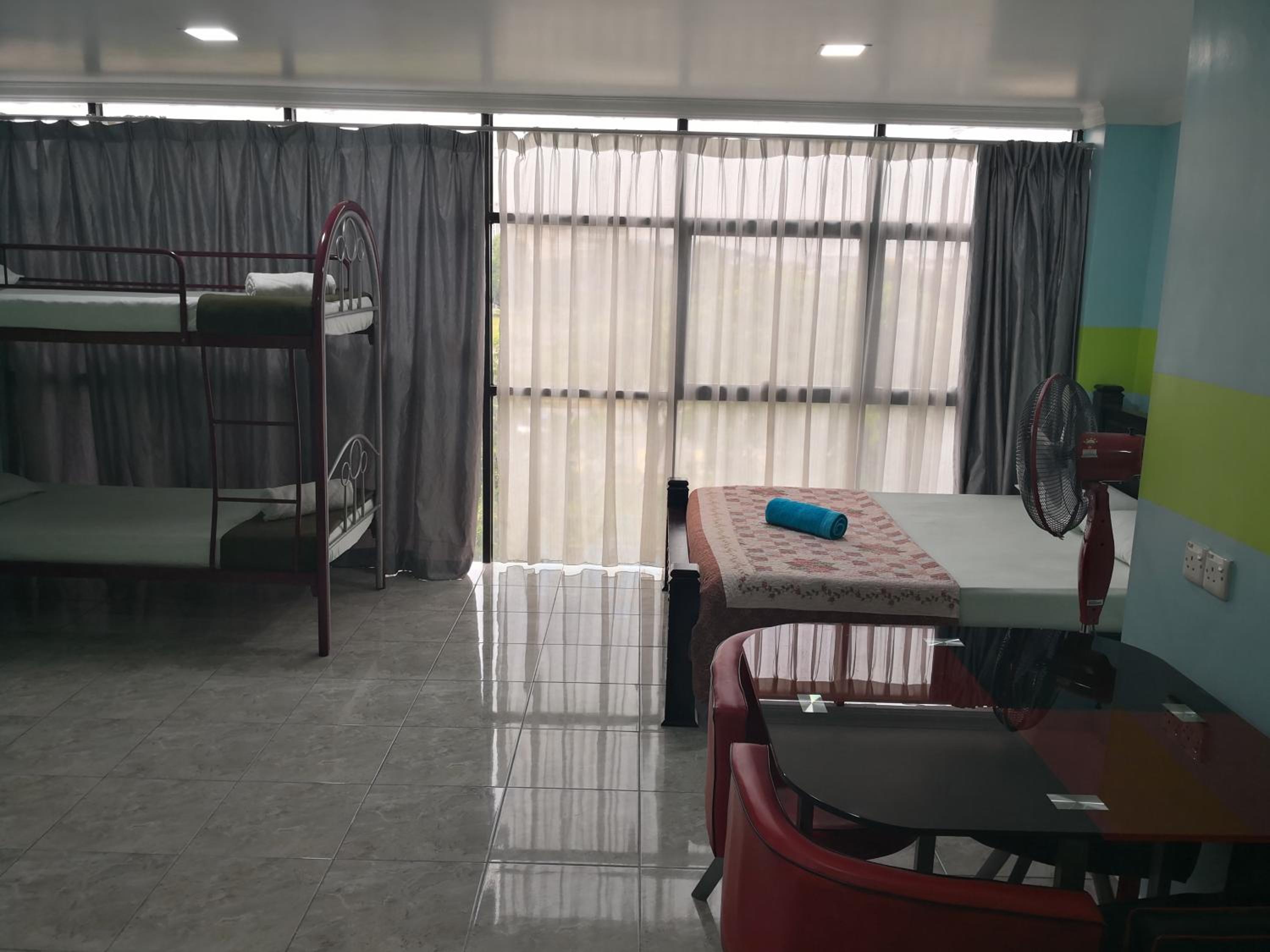 Family 6 Suite Room