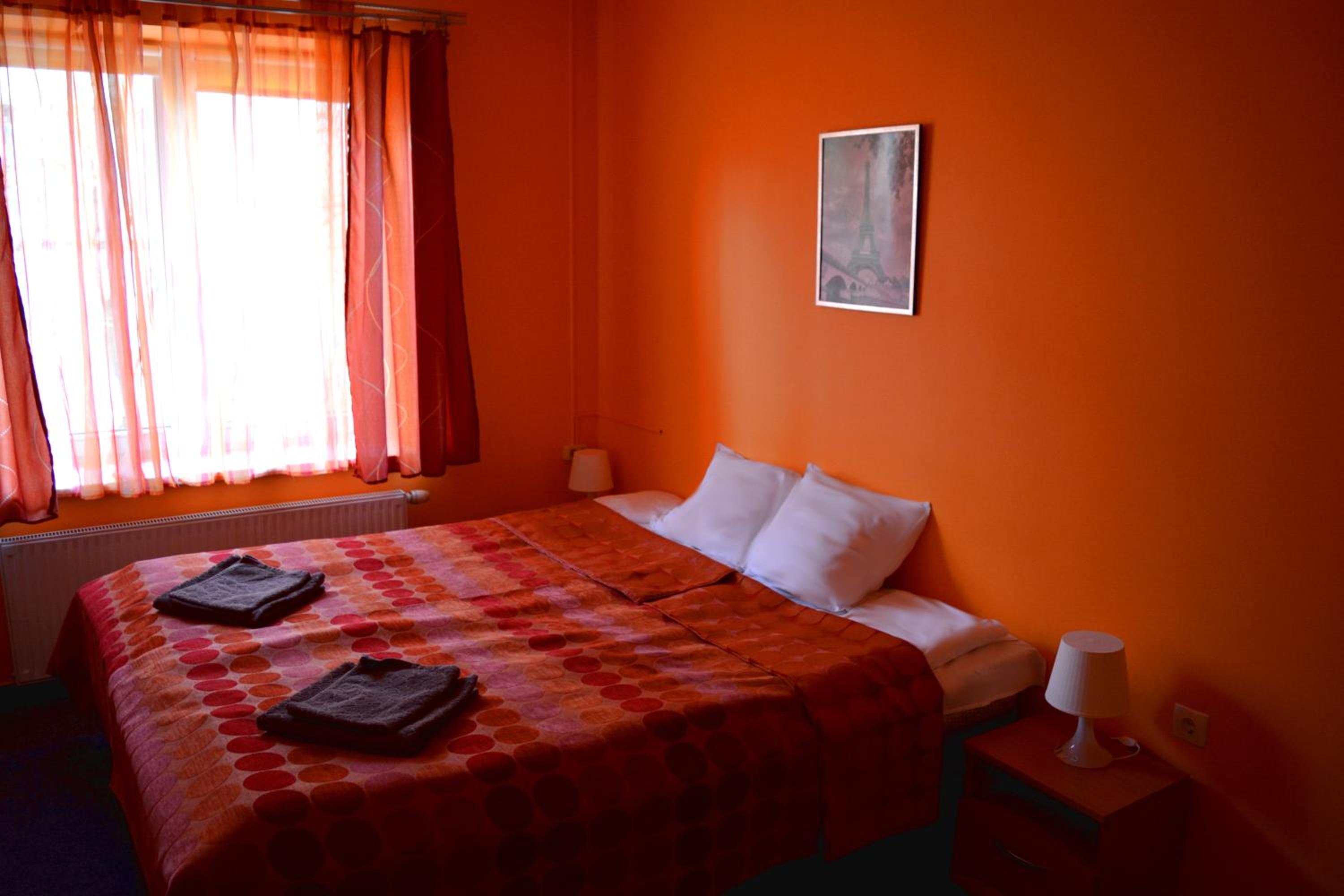 Double or Twin Room - Photo 7