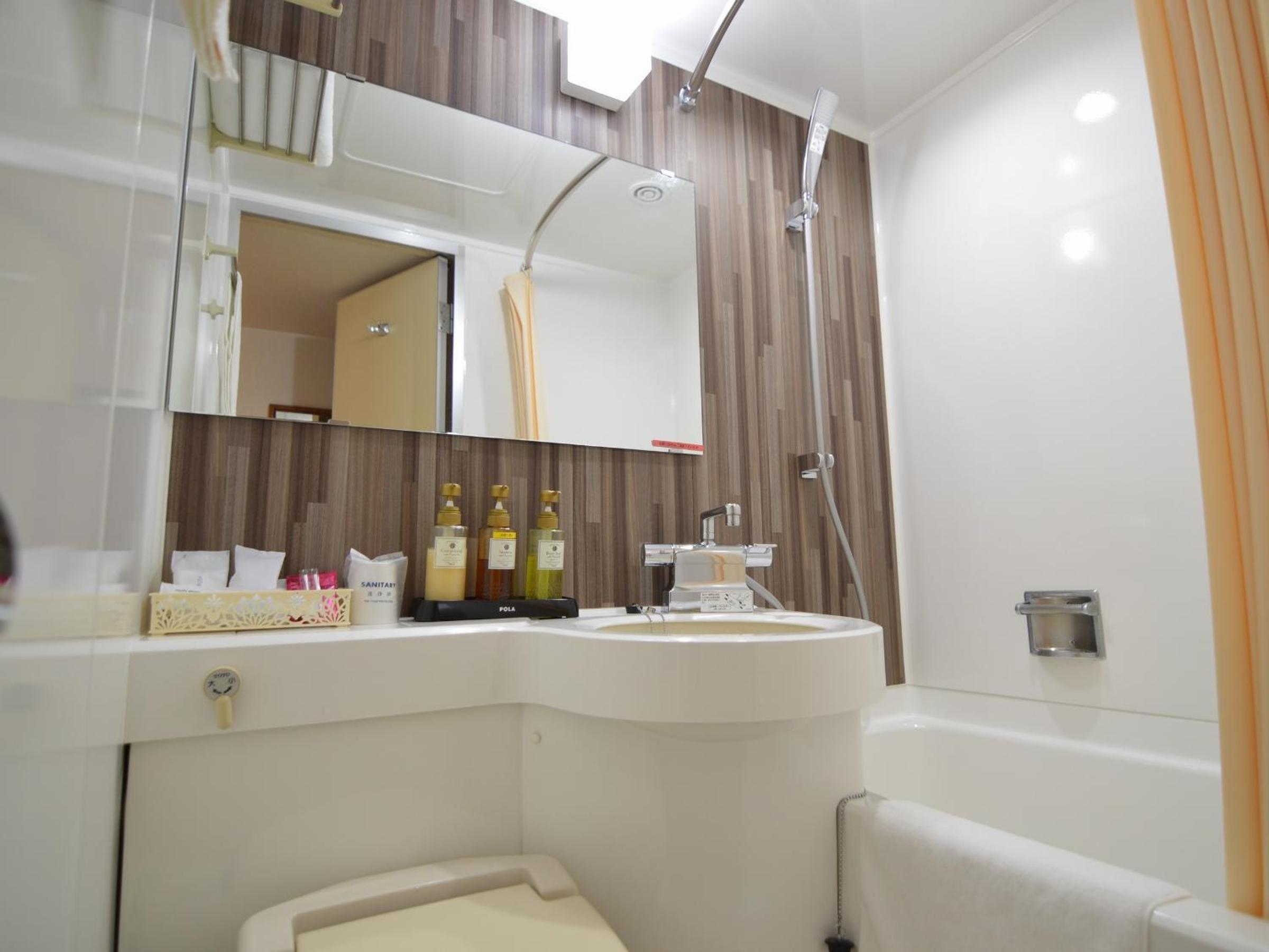 Small Twin Room - Non-Smoking photo 2