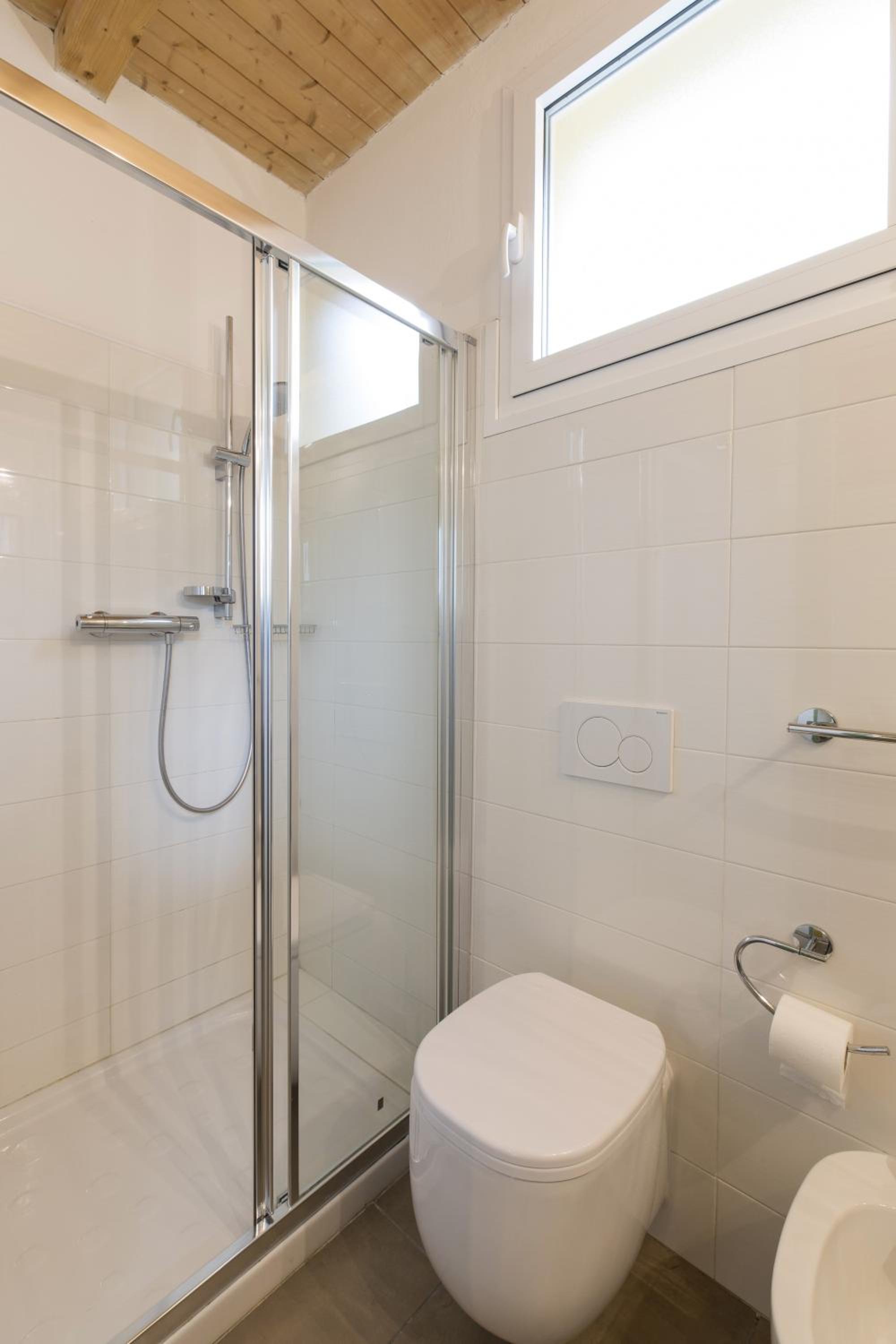 Deluxe Double or Twin Room with Sea View photo 3