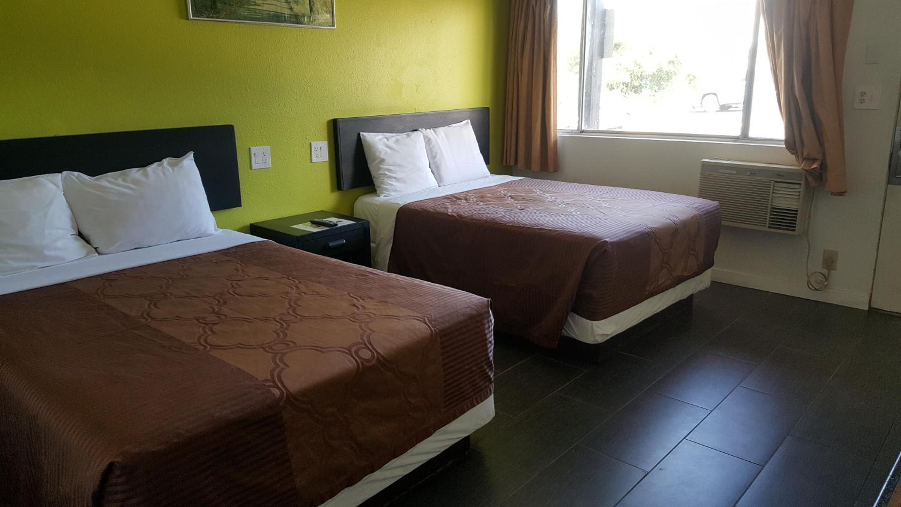 Economy Double Room photo 2