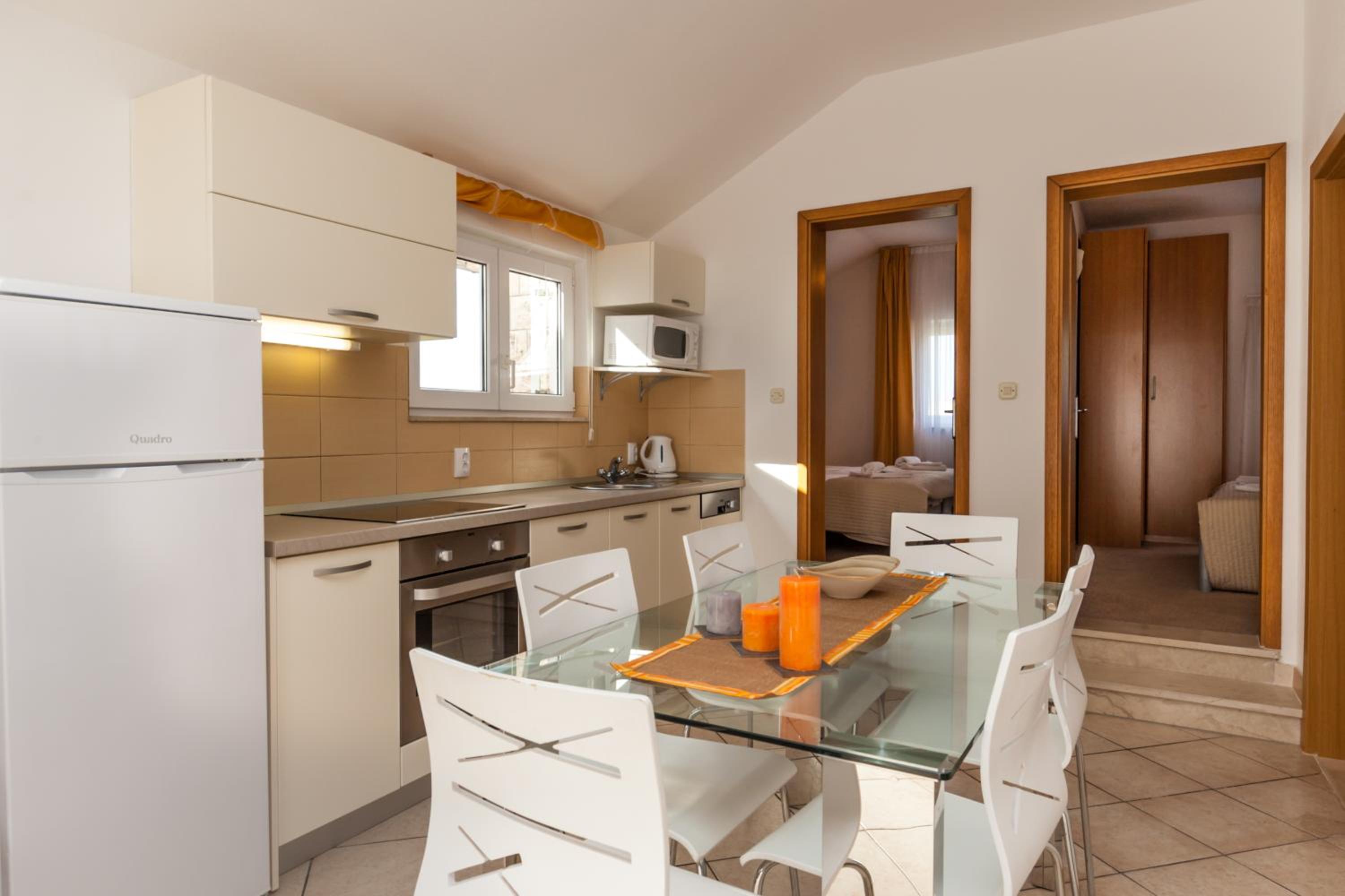 Apartment with Terrace and Sea View photo 3