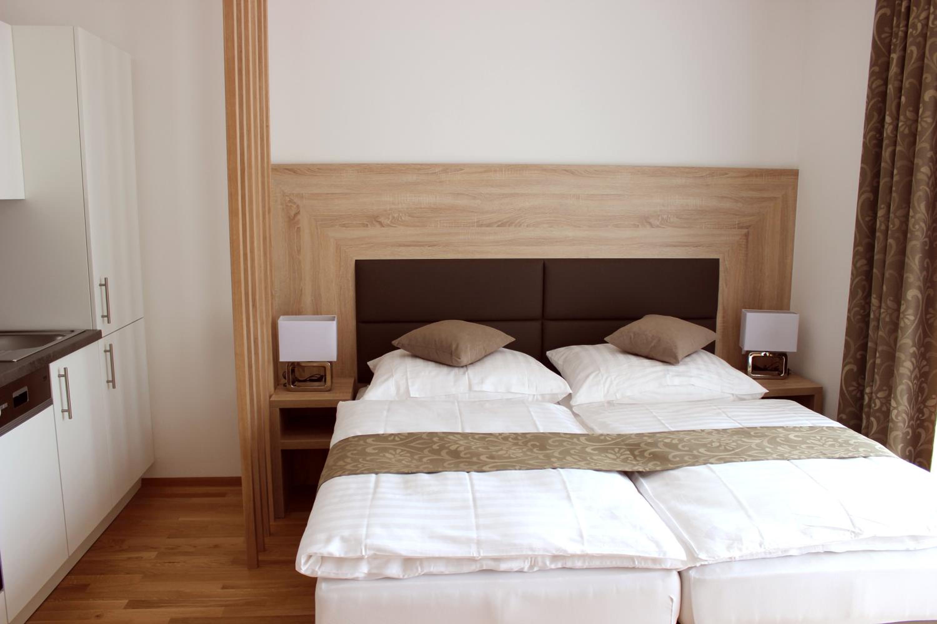 Studio Apartment with Terrace photo 1