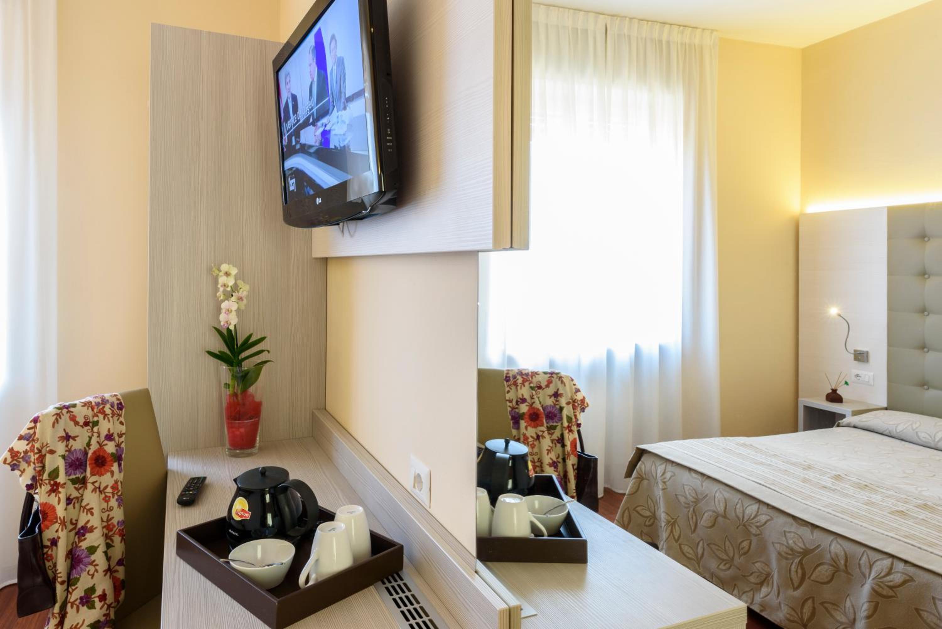 Quadruple Room - Photo 1