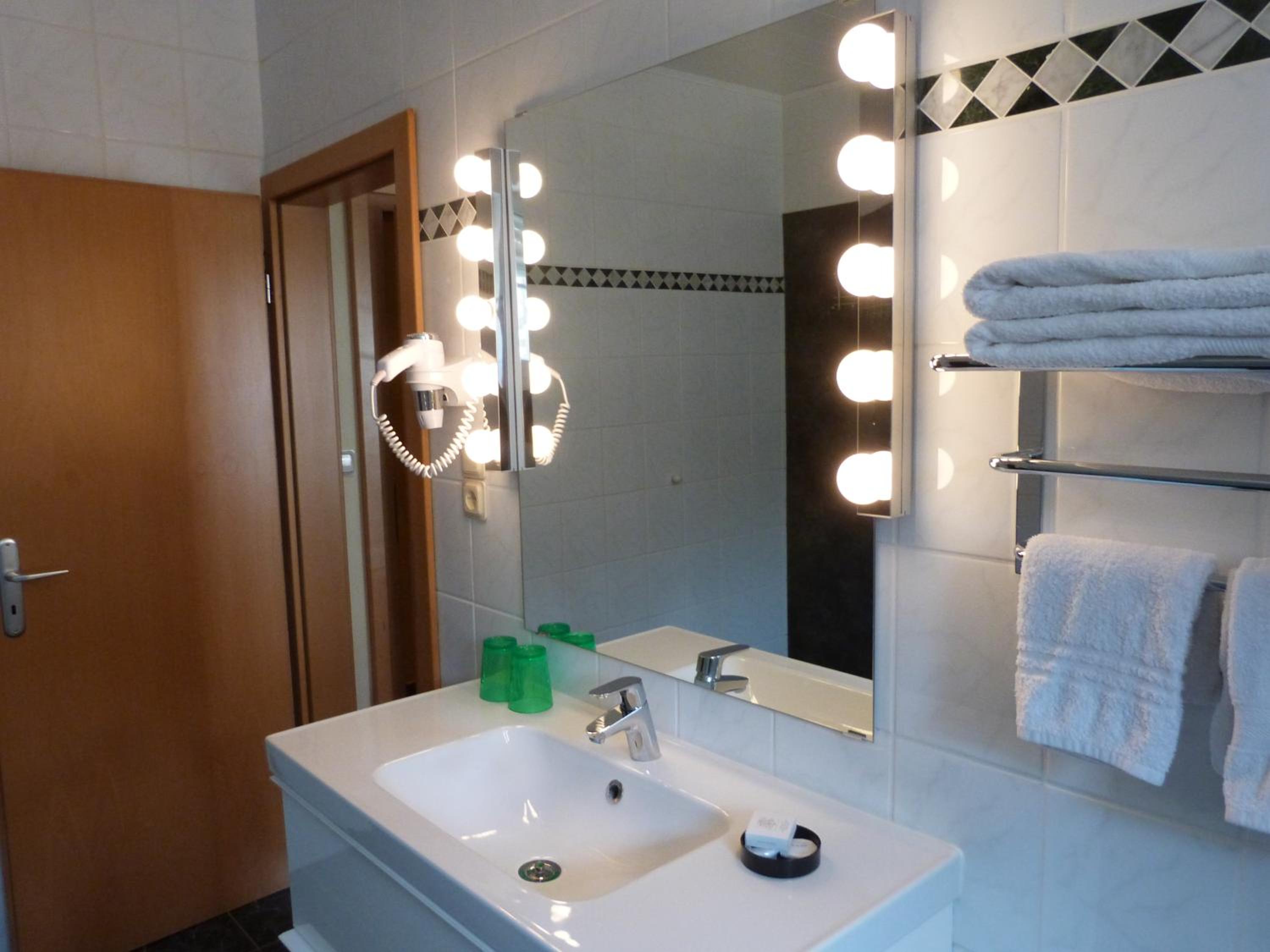 Standard Double or Twin Room photo 3