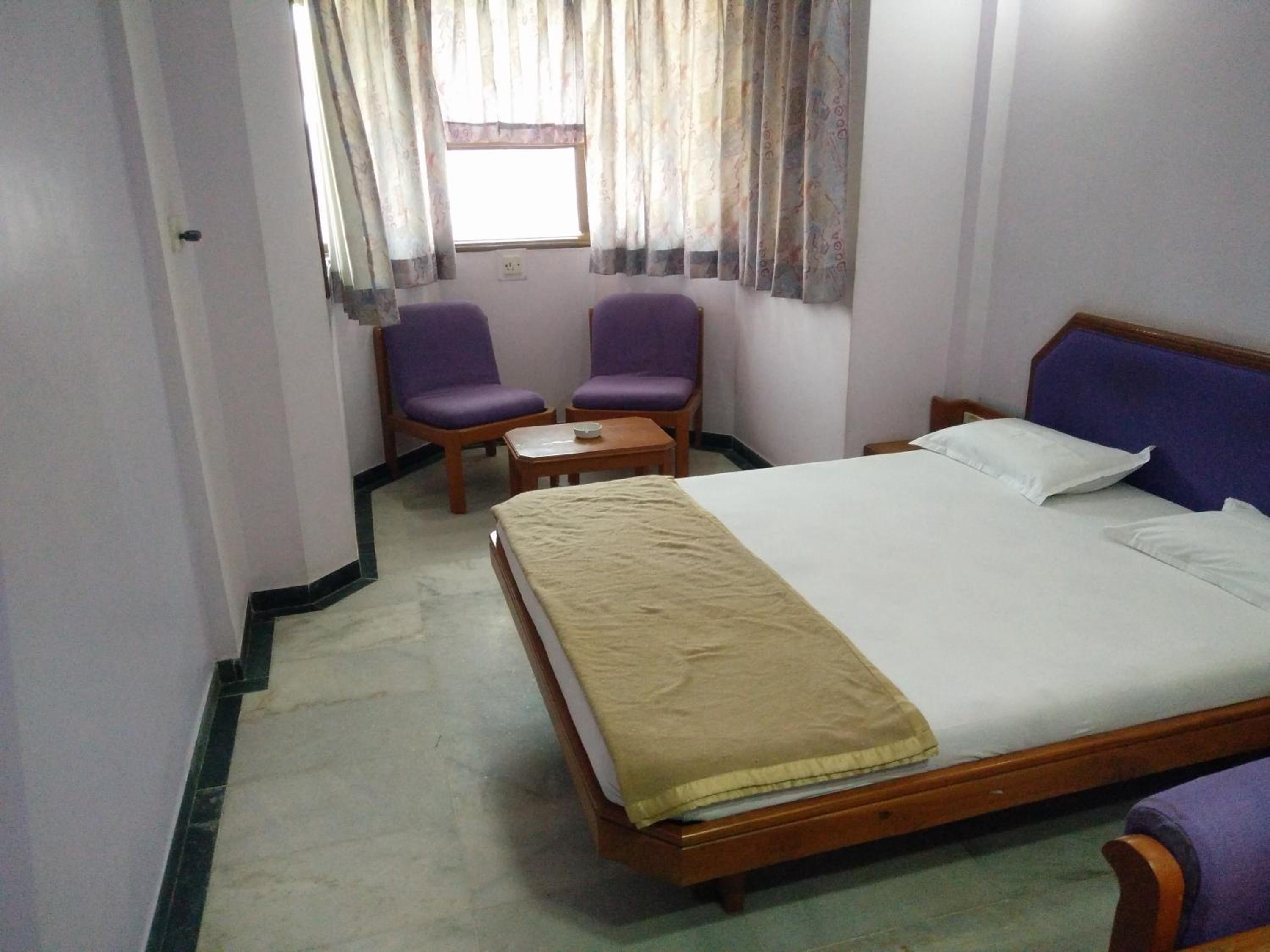 Standard Double Room with Fan - Photo 3