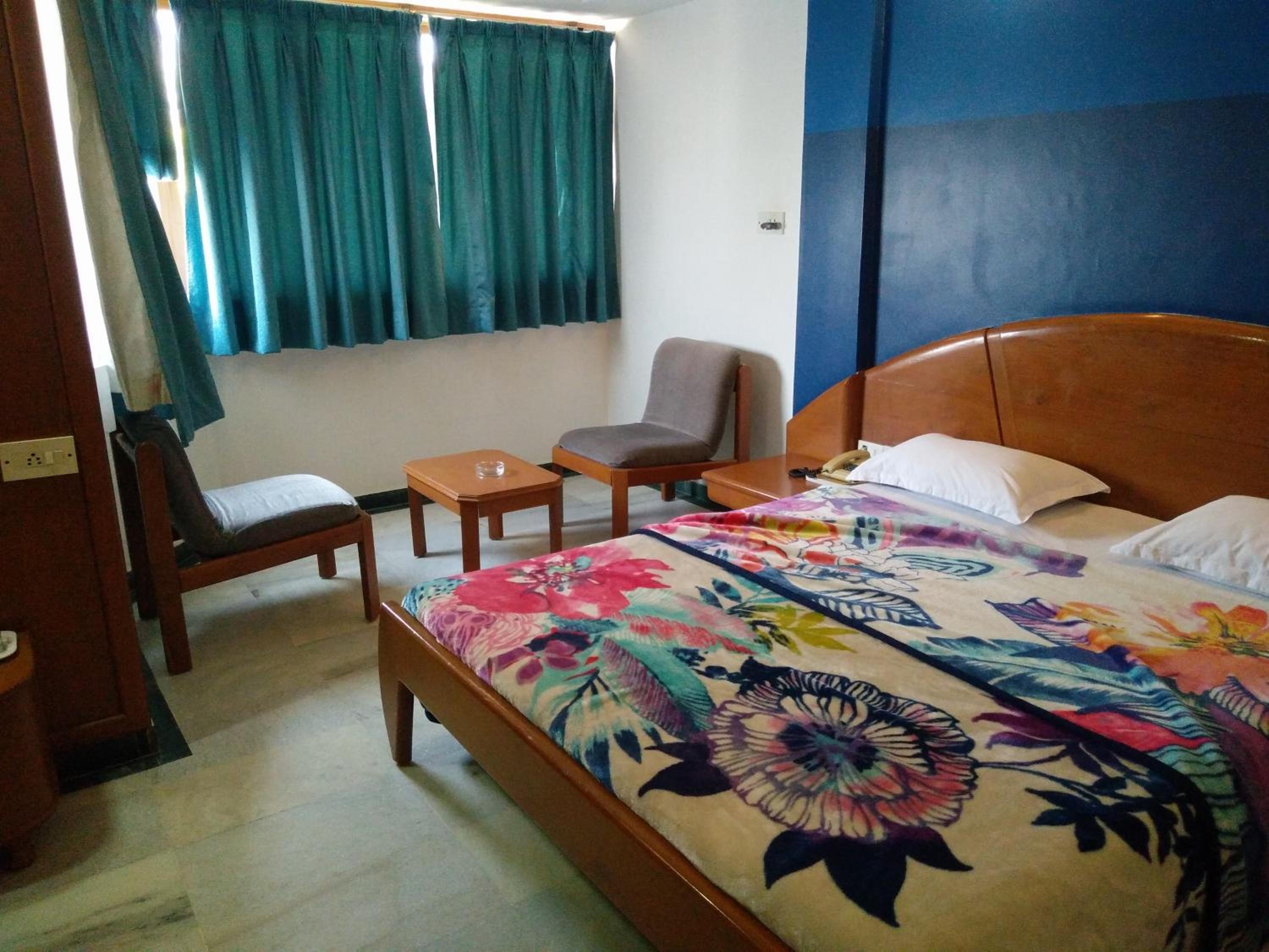 Suite - Photo 11