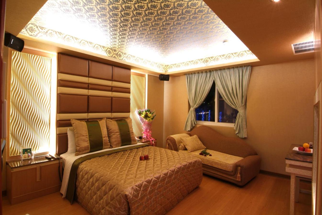 Standard Double Room (Check-in after 18:00)