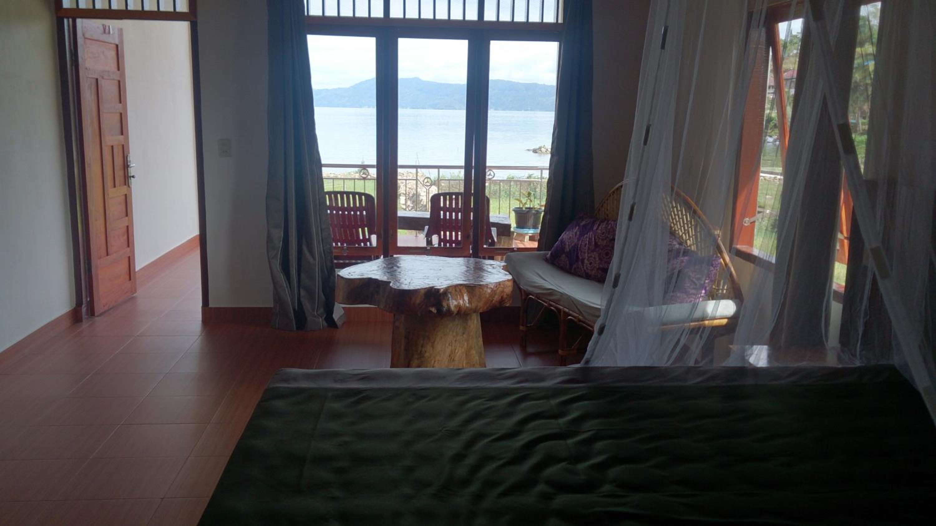 Double Room with Balcony - Photo 10