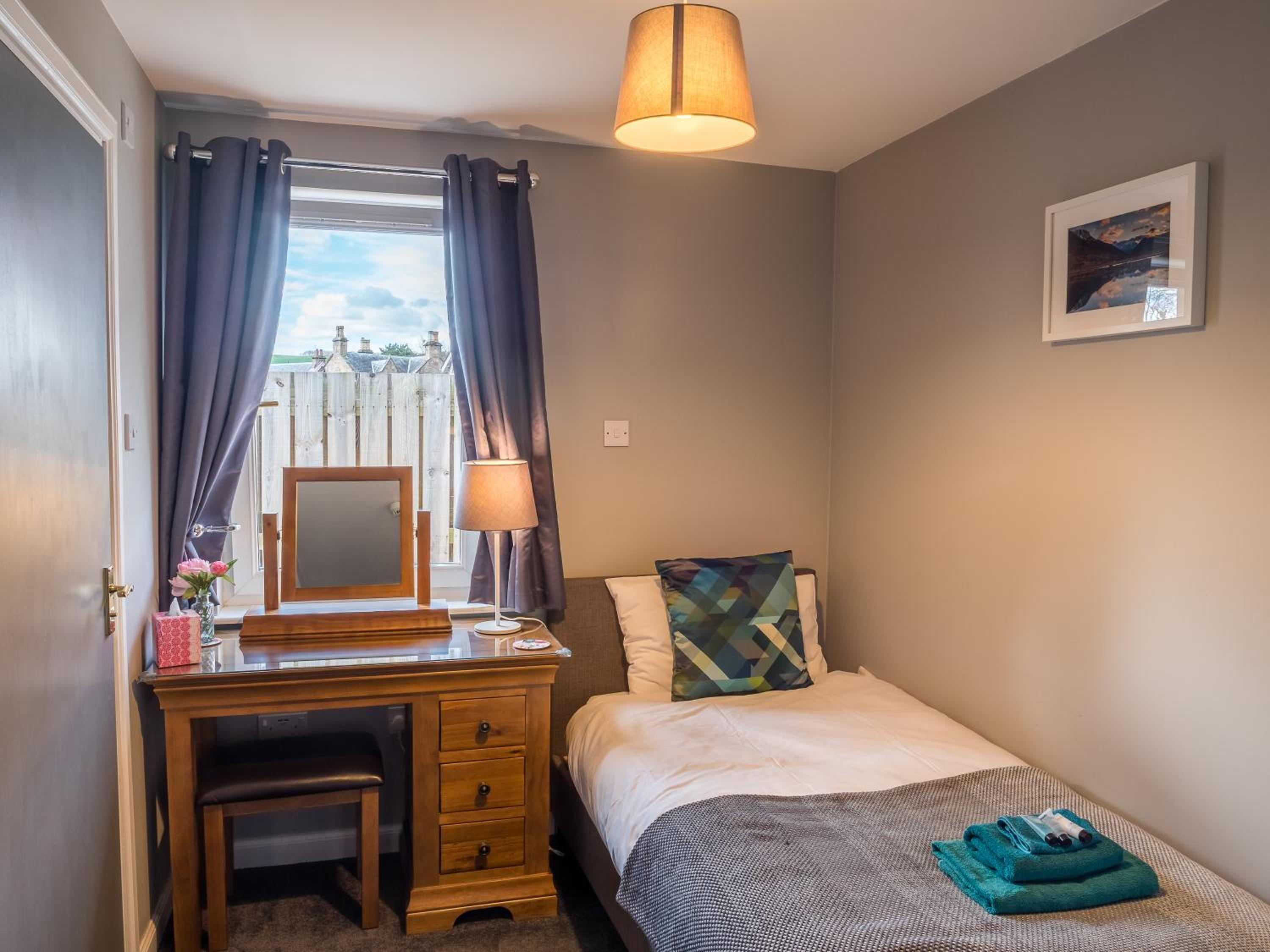 Single Room with Private Bathroom photo 2