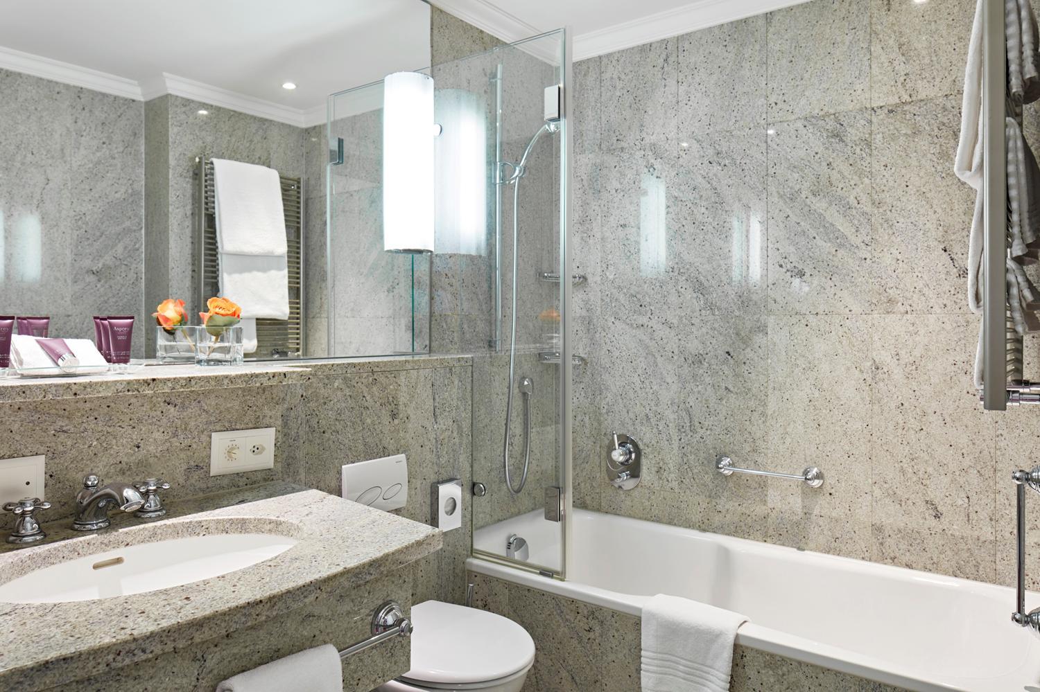 Standard Double Room - Photo 2