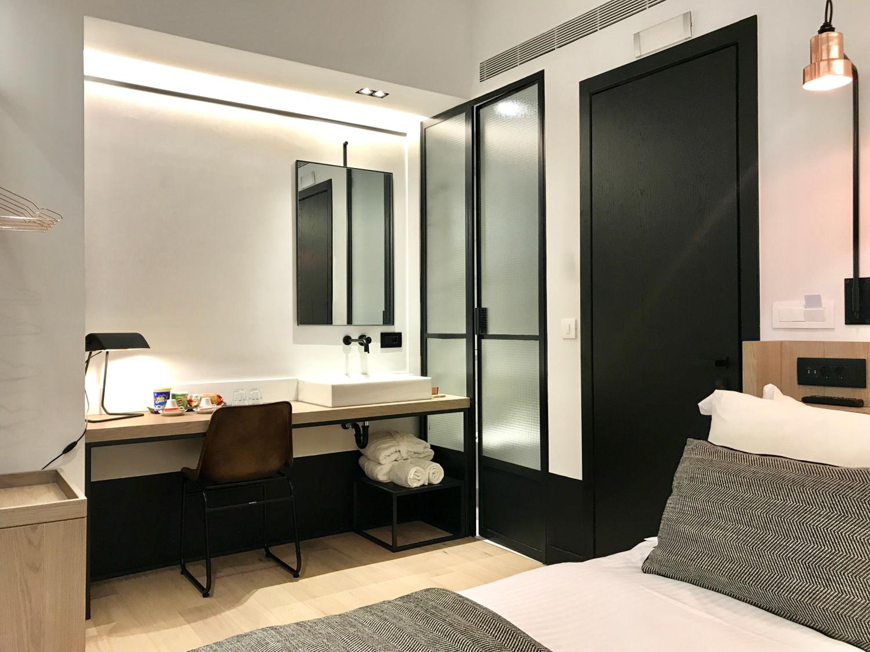Comfort Single Room with Private Balcony photo 2