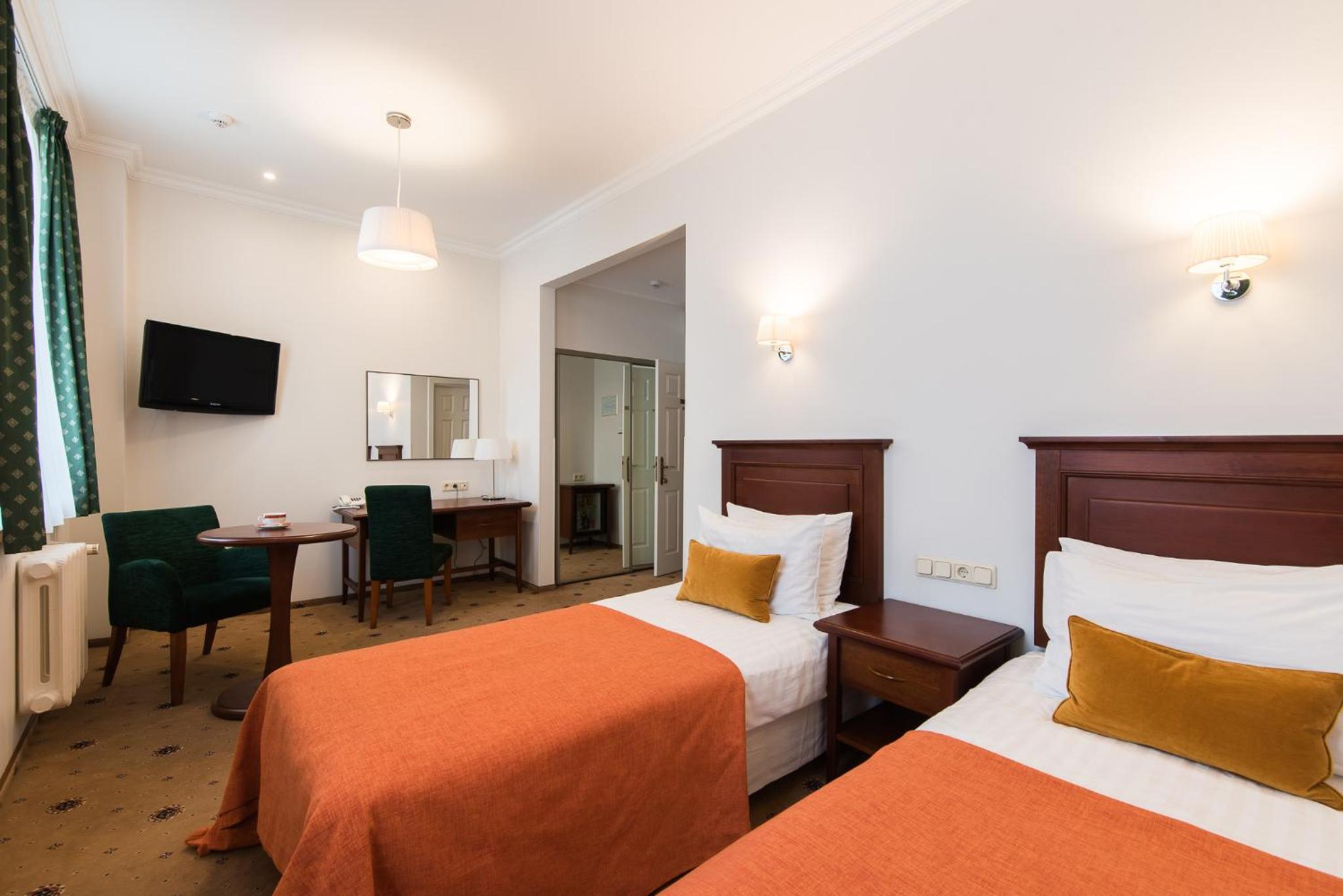 Standard Twin Room - Photo 1