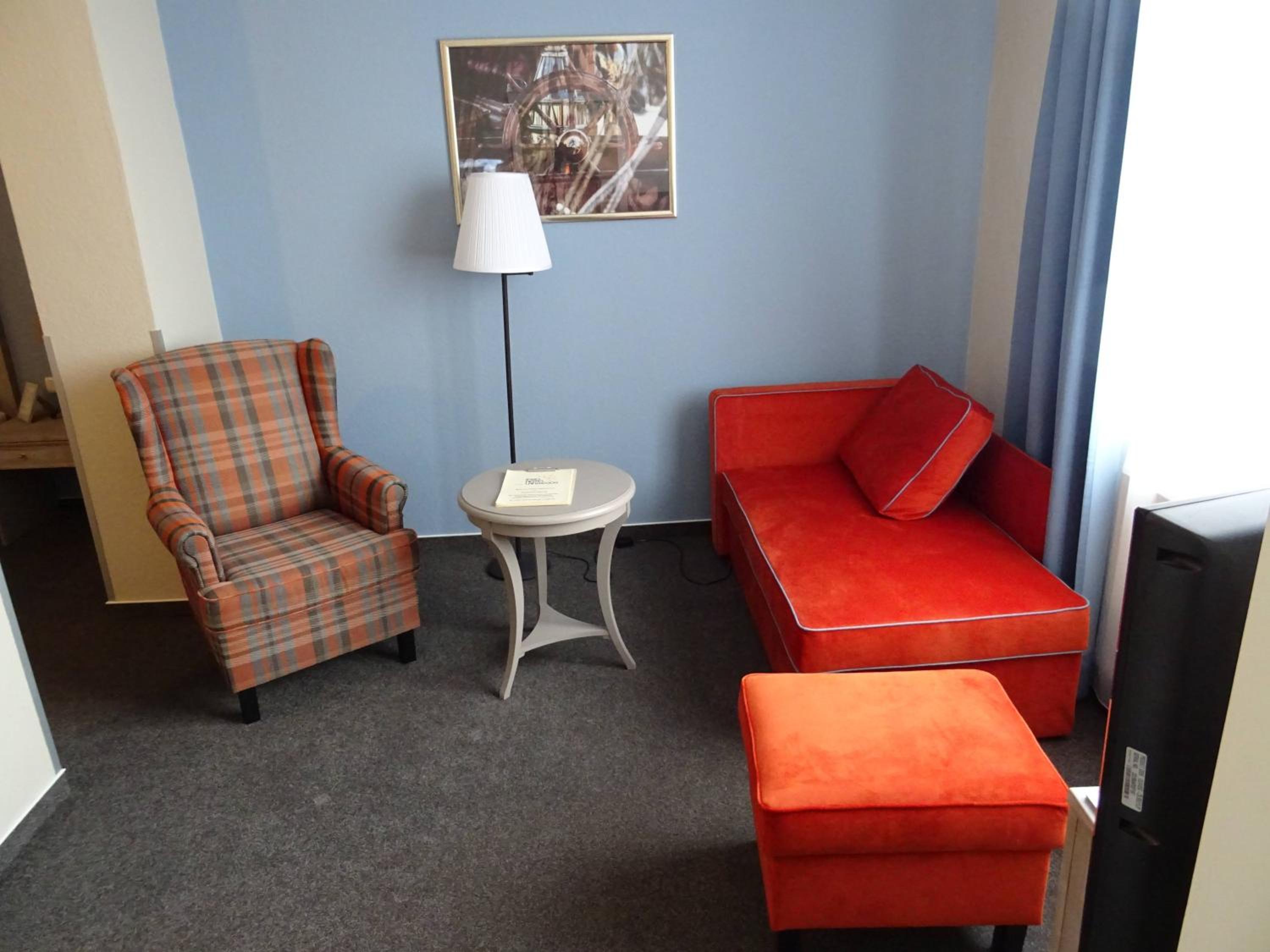Family Room photo 3