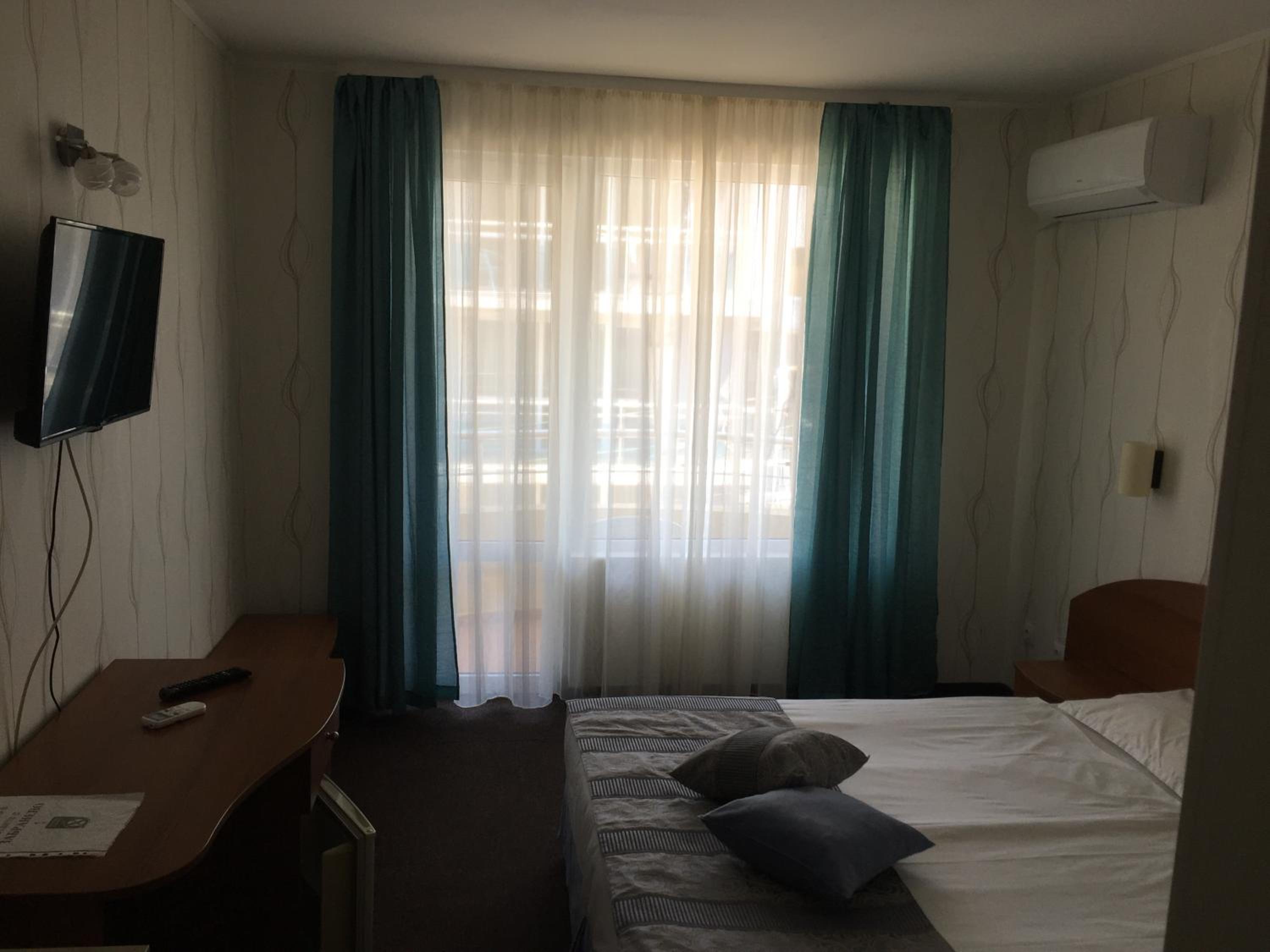 Double or Twin Room - Photo 14