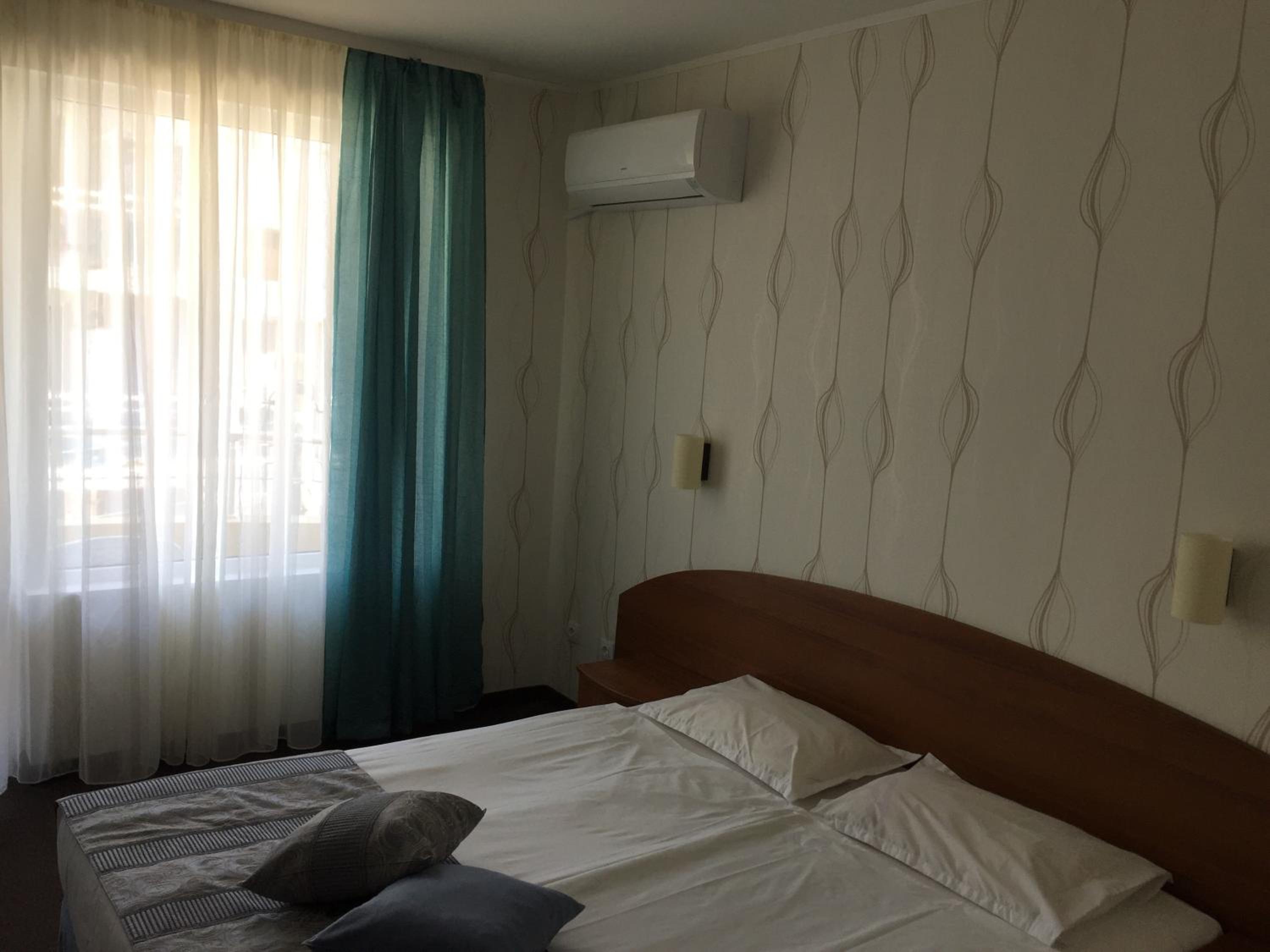Double or Twin Room - Photo 13