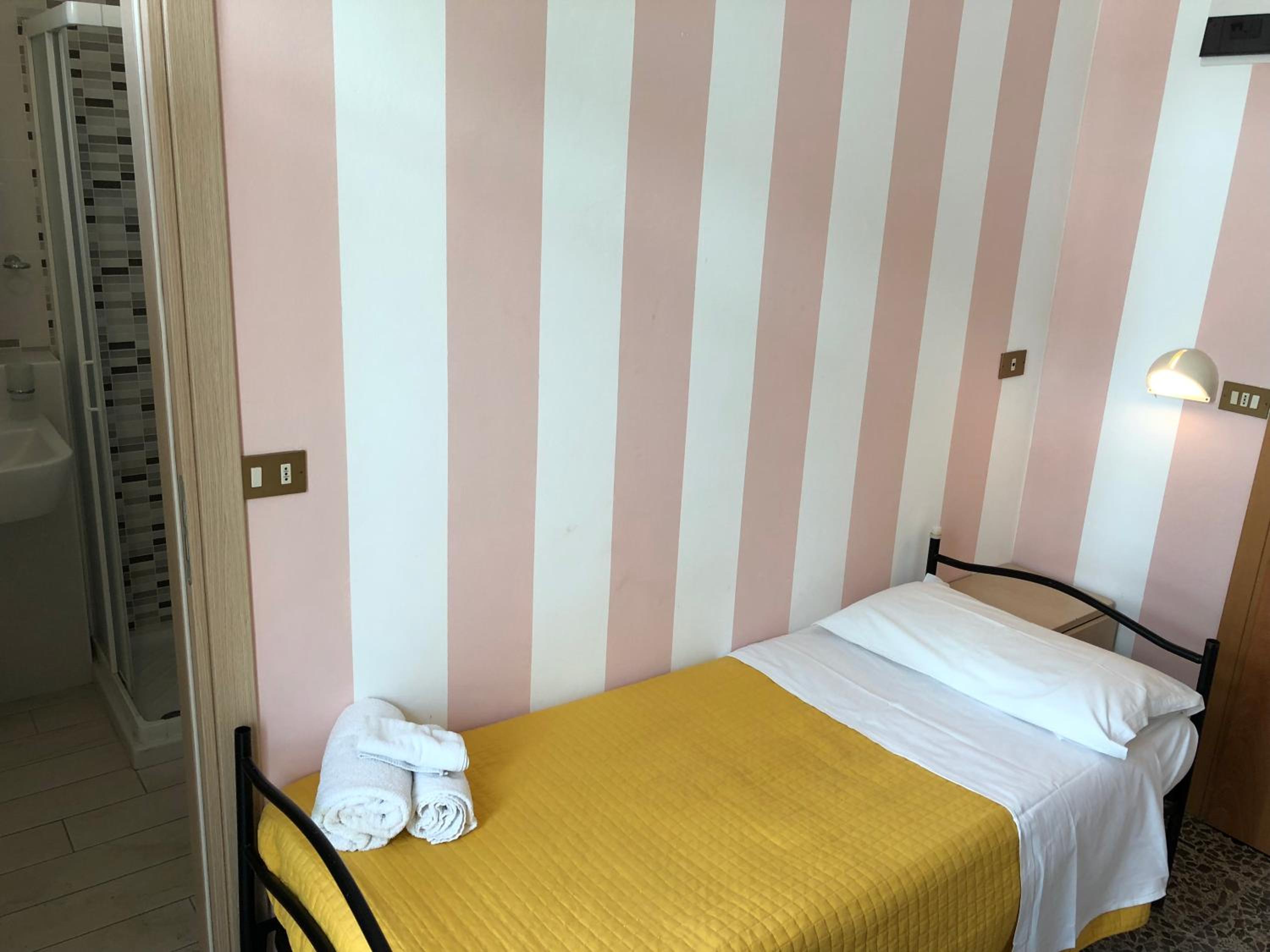 Single Room with Balcony photo 3