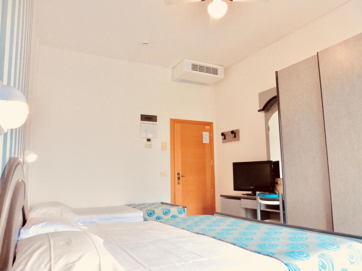 Double or Twin Room photo 1
