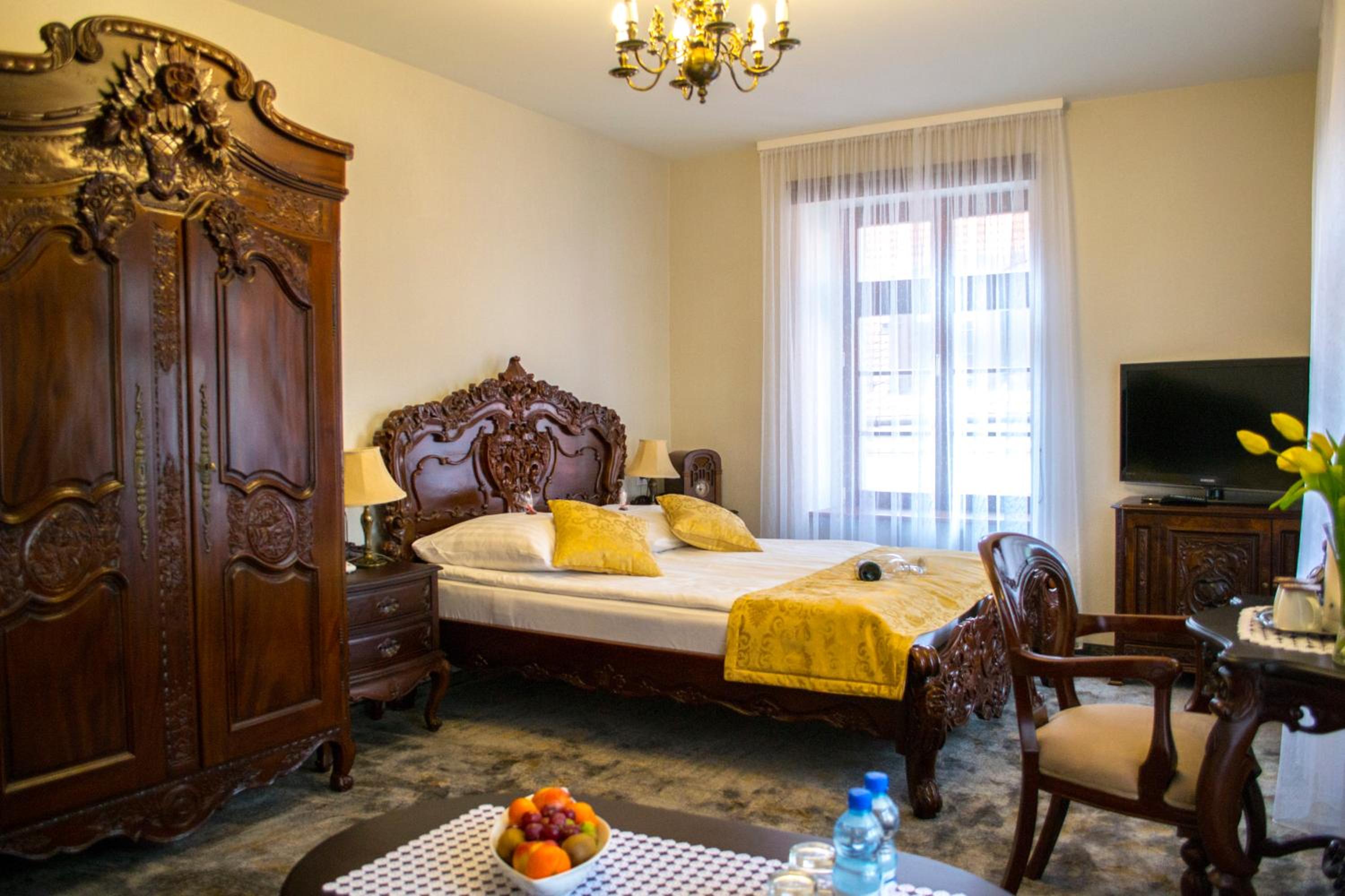 Deluxe Double Room - Photo 18