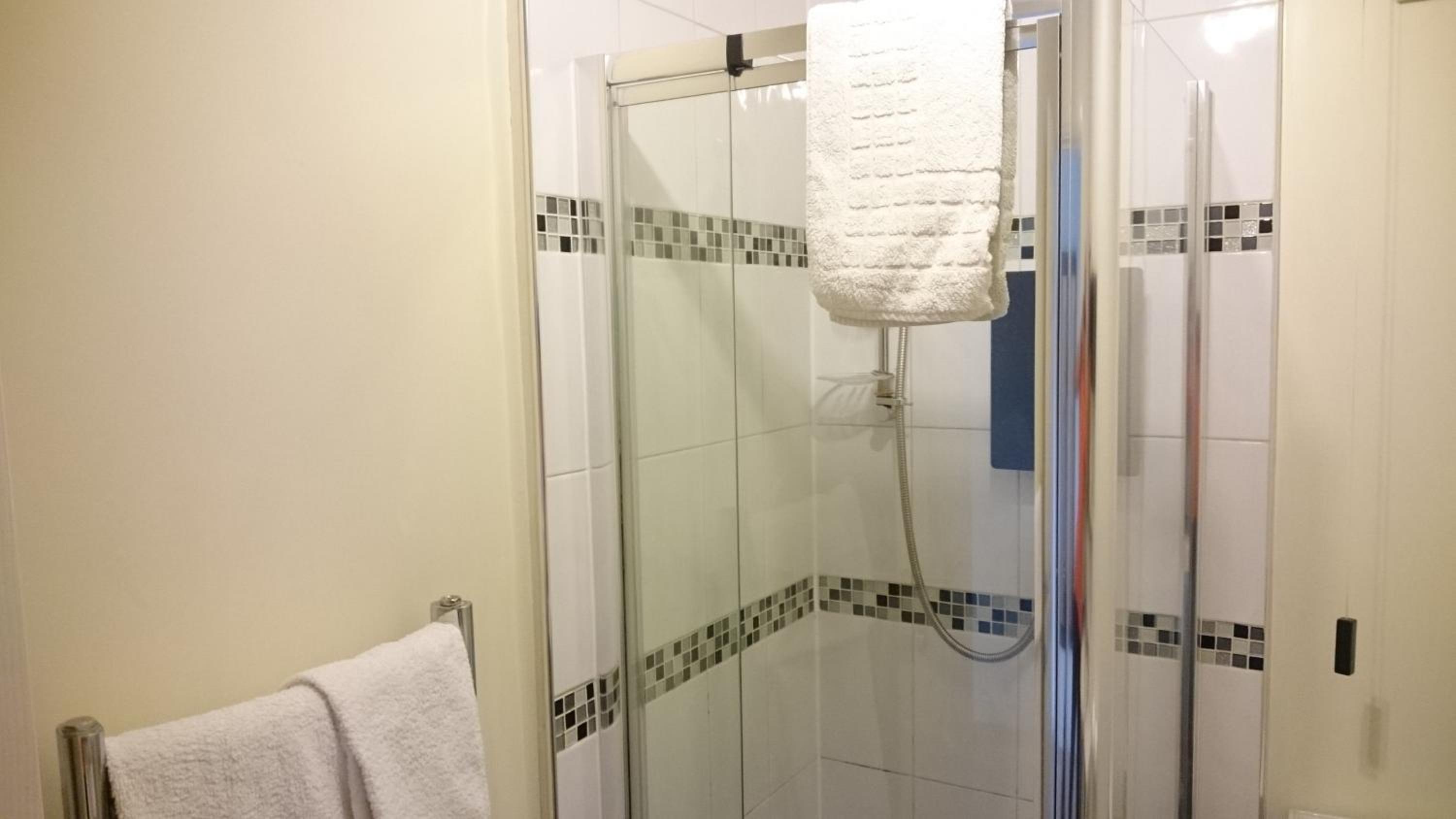 Double or Twin Room with Shower photo 3