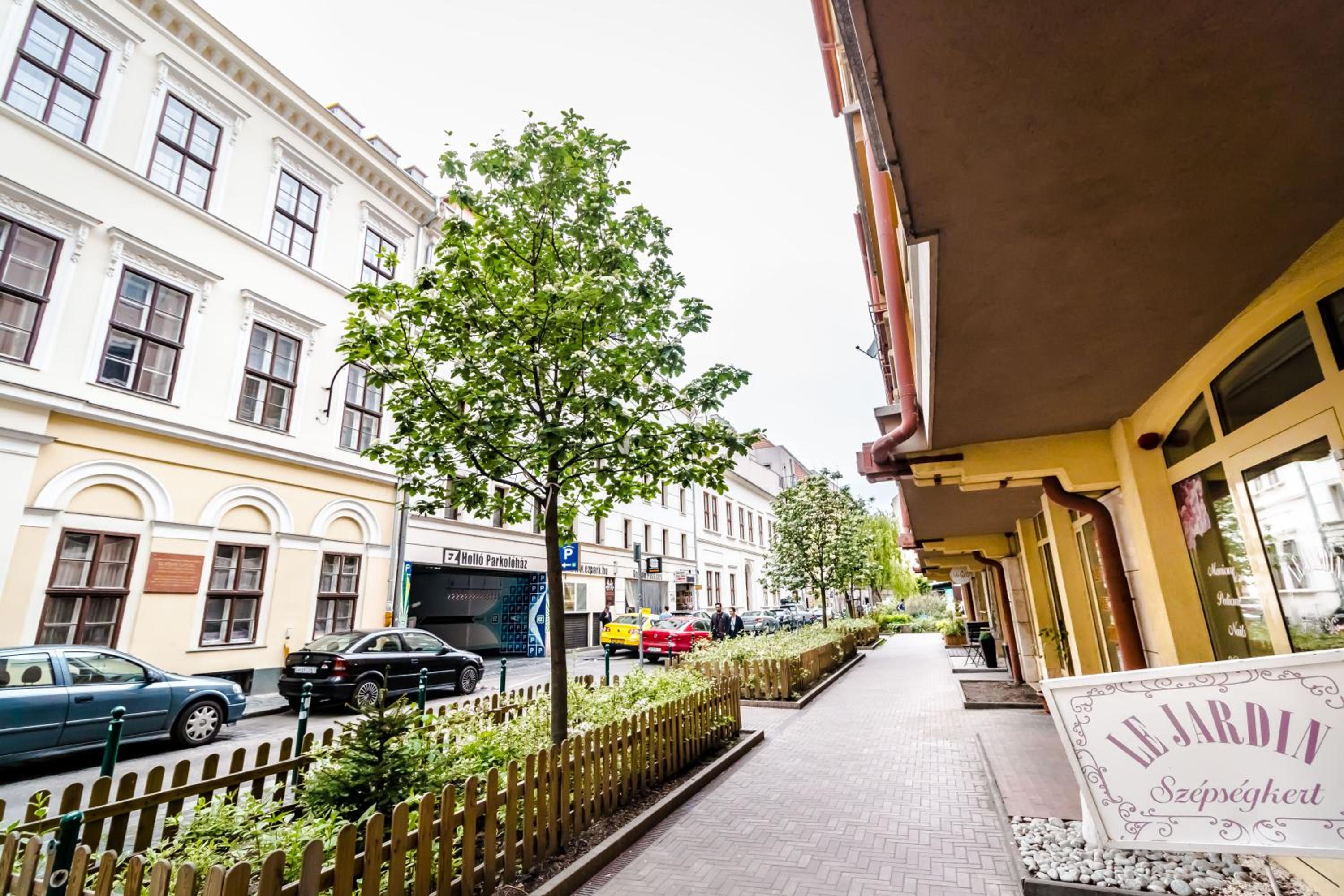 Apartment - Photo 22