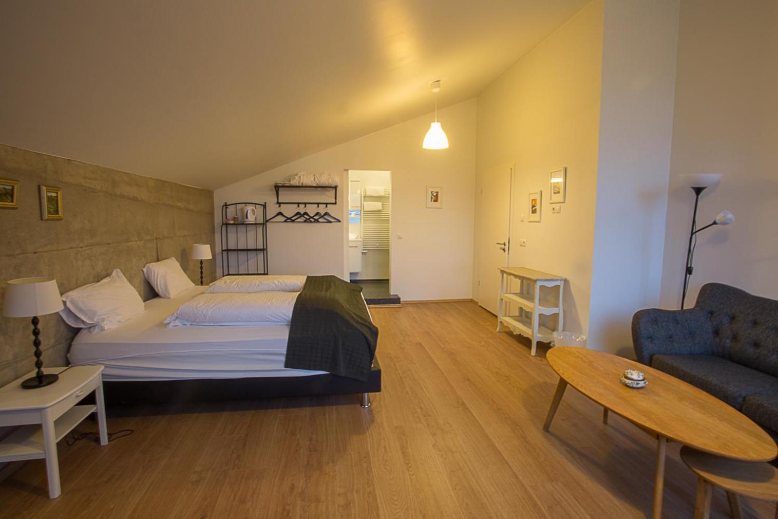 Superior King Room - Photo 7