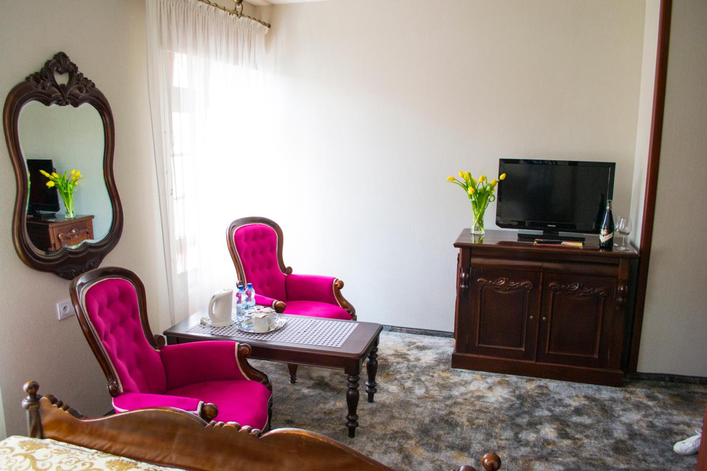 Double Room - Photo 16