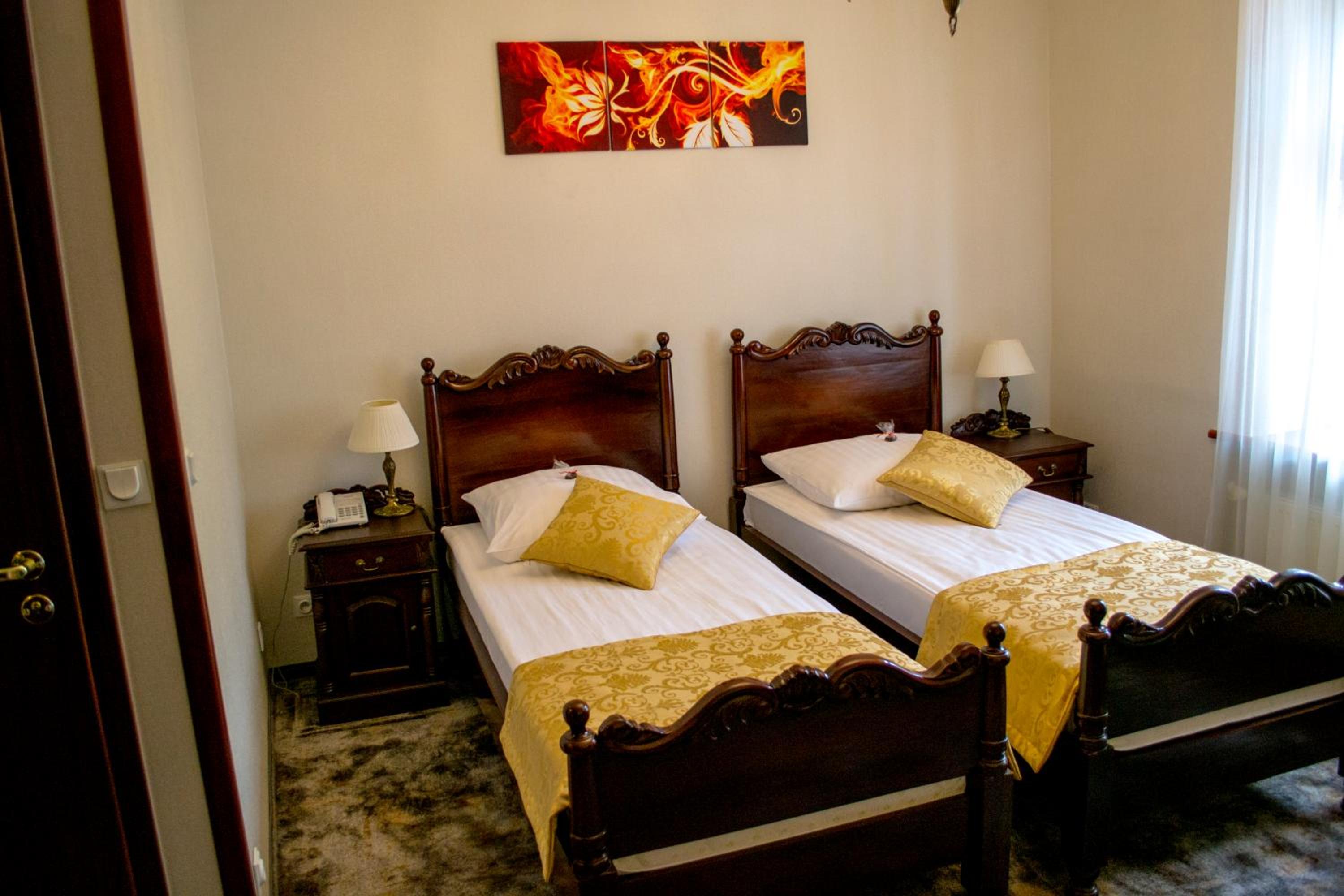 Twin Room - Photo 15