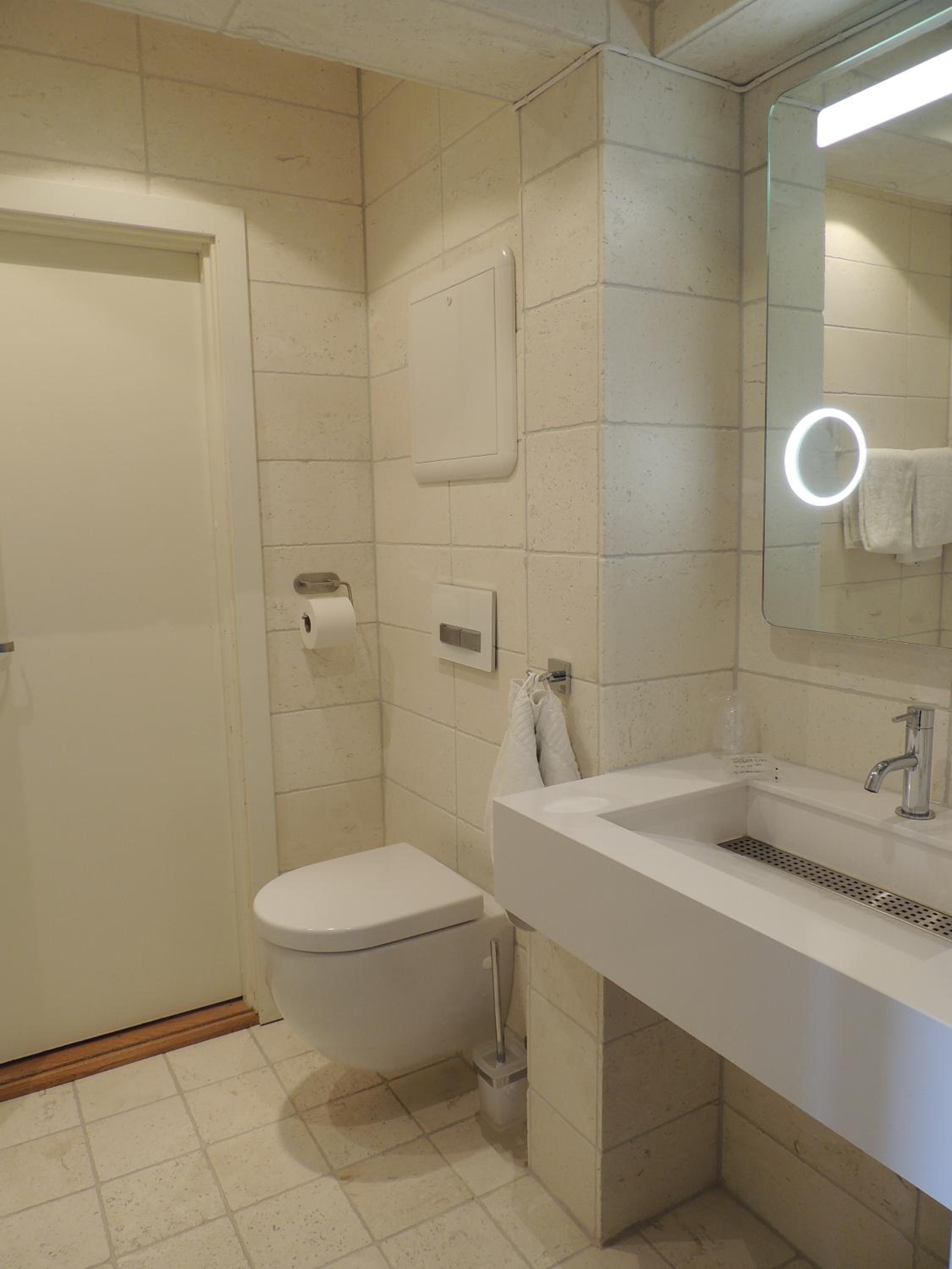 Suite - Photo 4