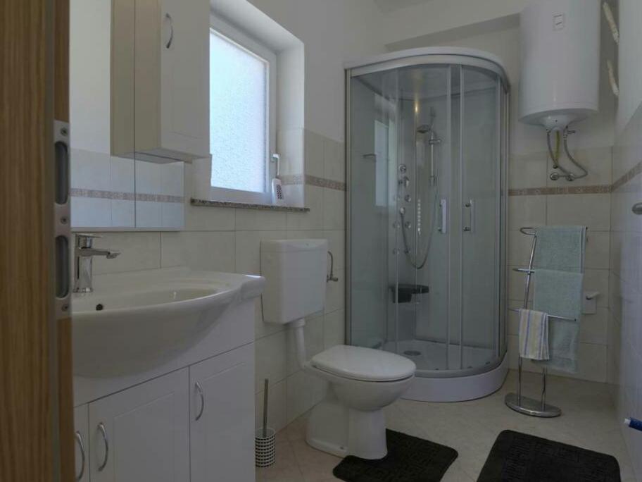 Two-Bedroom Chalet - Photo 32