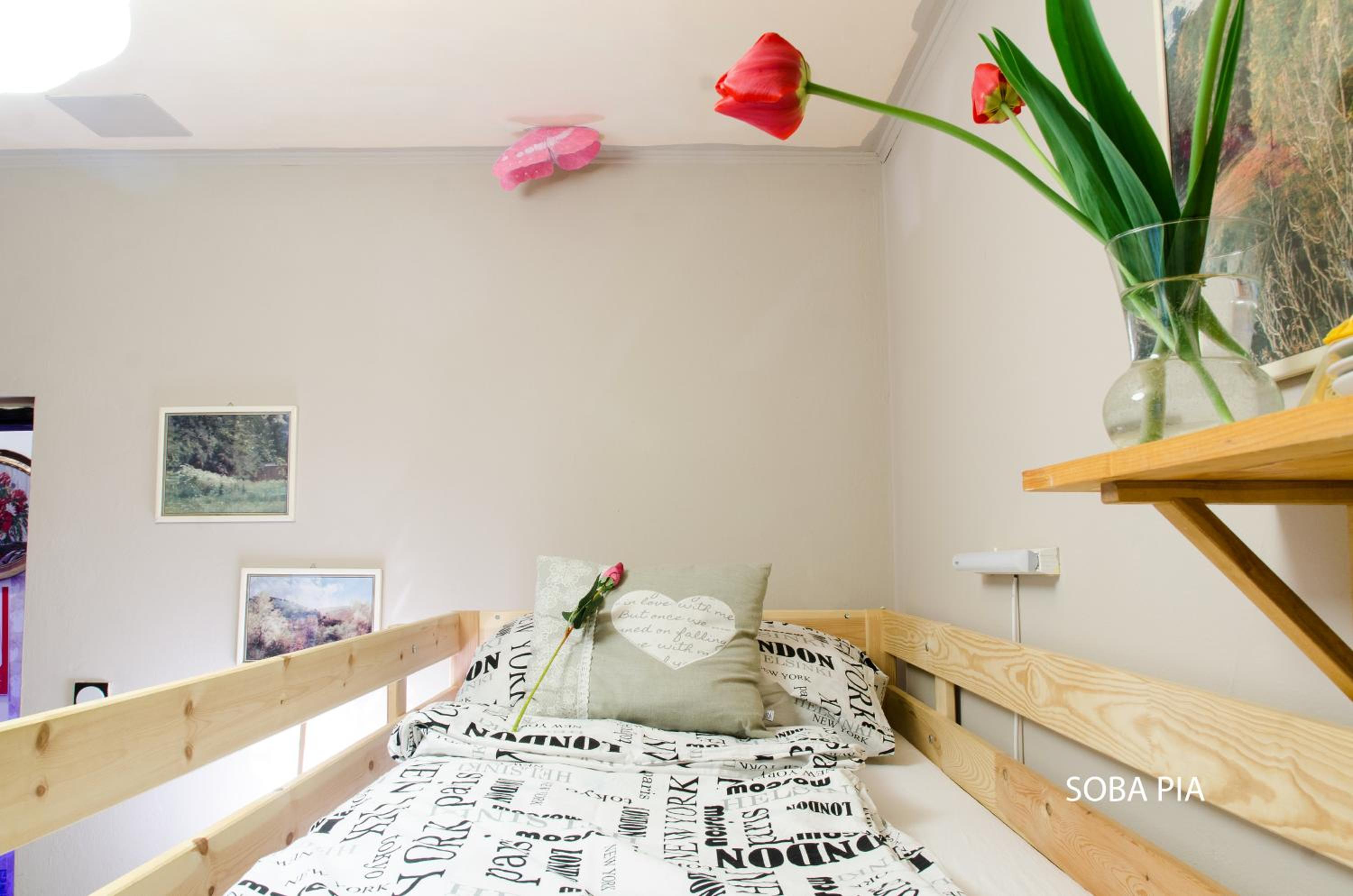 Room with Bunk Bed - Photo 4