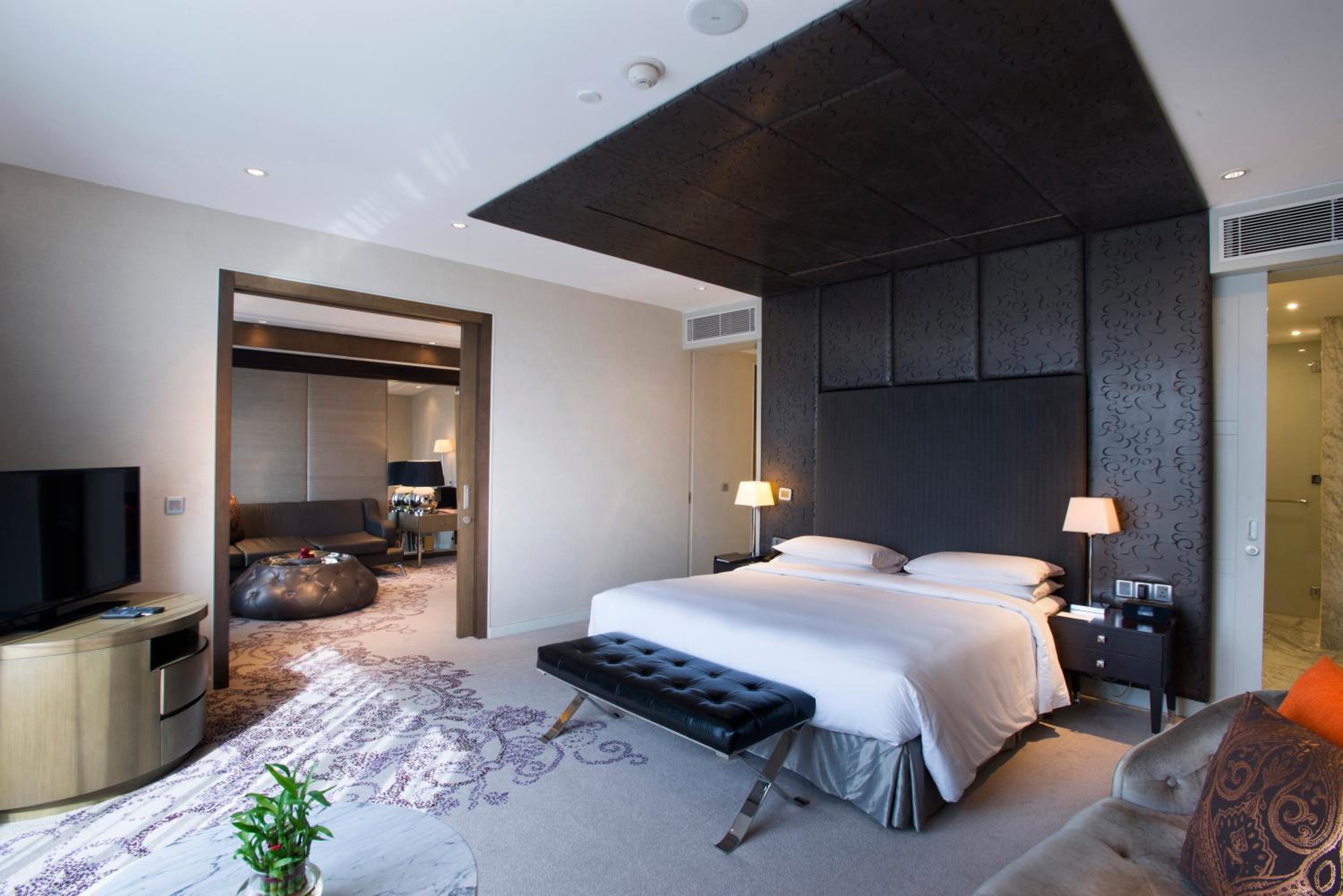 King Suite with 15% Discount on Food & Soft Beverages, 15% Discount on Spa & Confirmed late check out till 14:00 Hrs King Suite with 15% Discount on Food & Soft Beverages, 15% Discount on Spa & Confirmed late check out till 14:00 Hrs