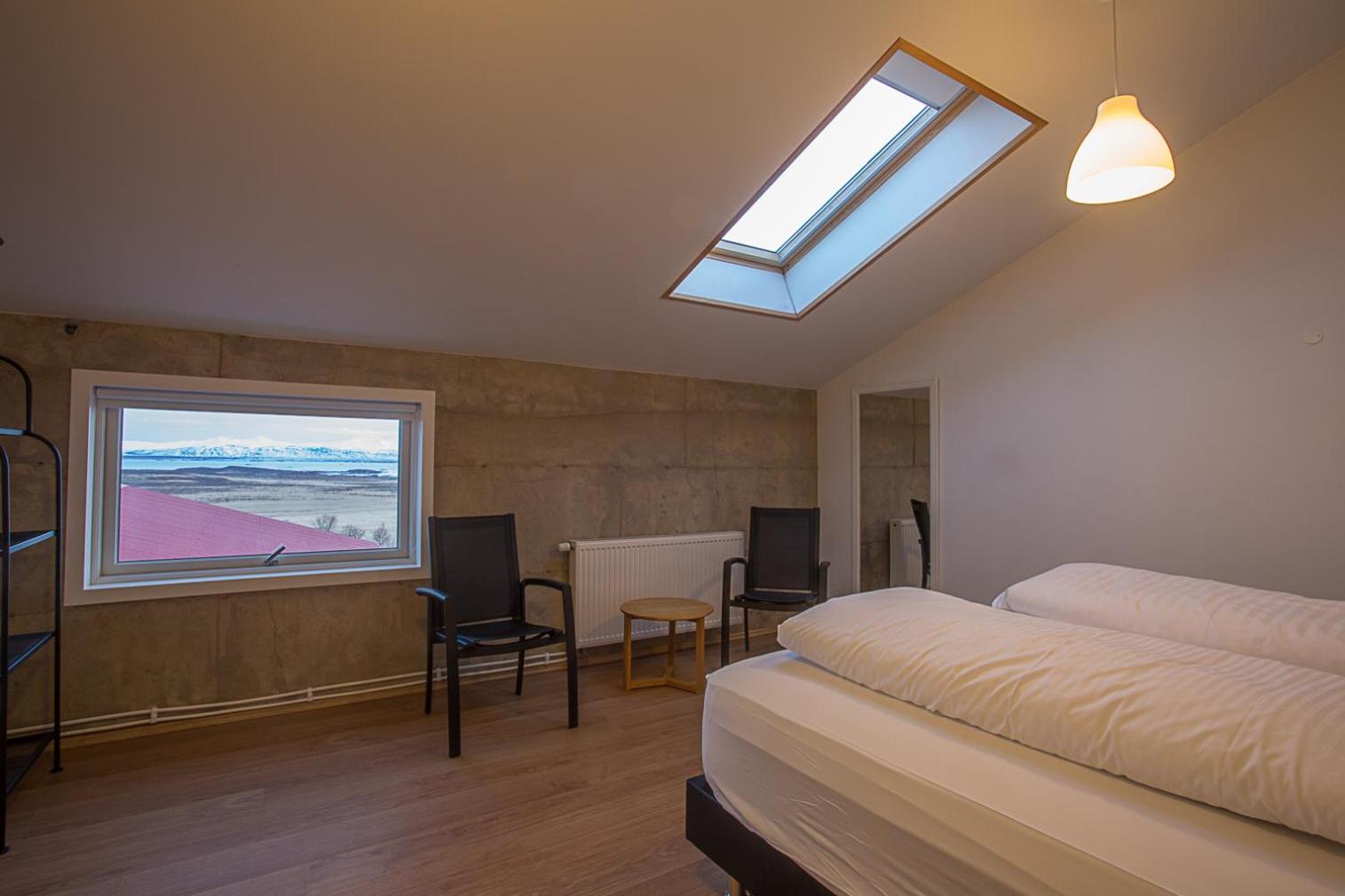 Double Room with Private Bathroom - Photo 4