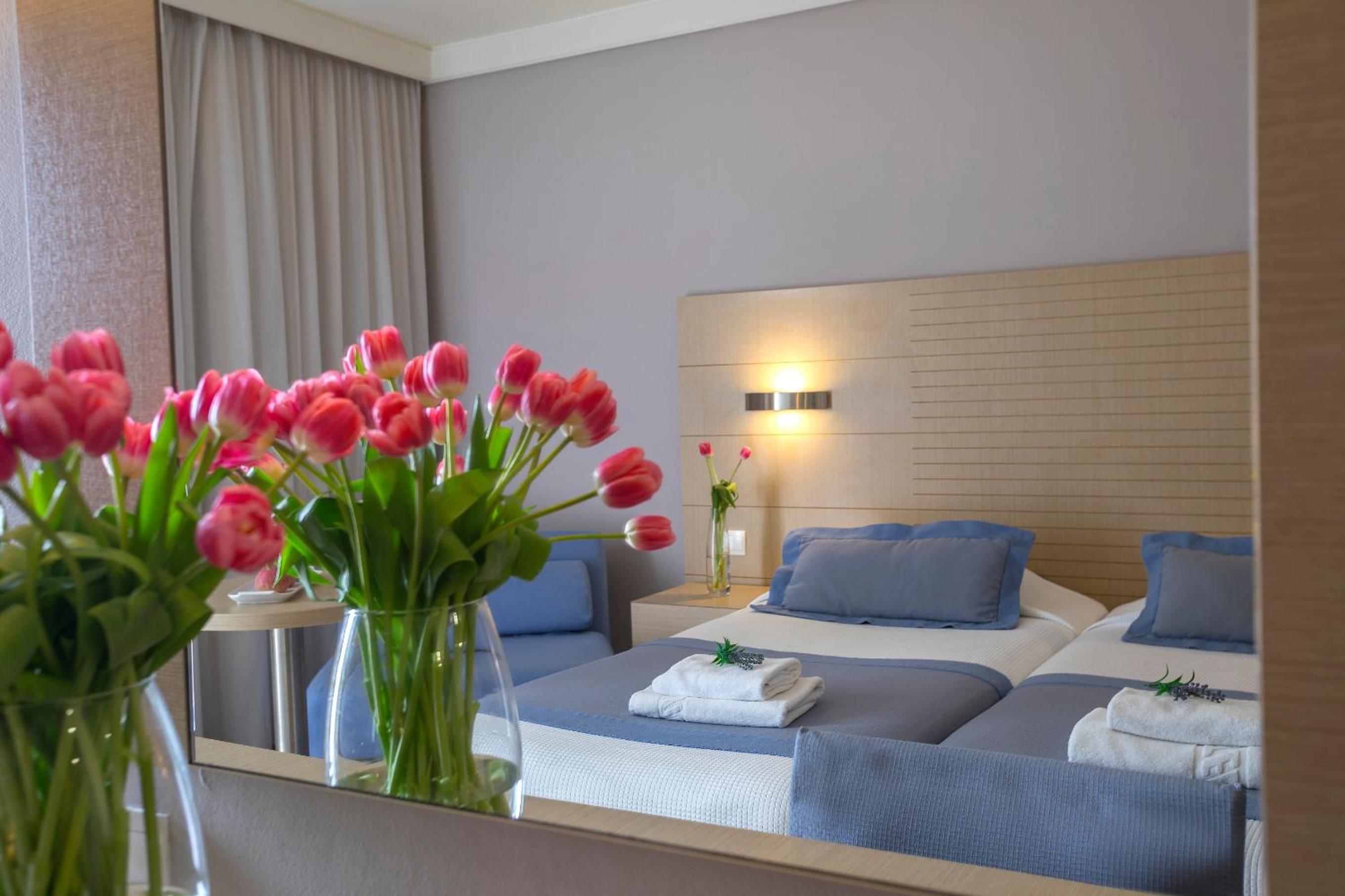 Double or Twin Room - Photo 3