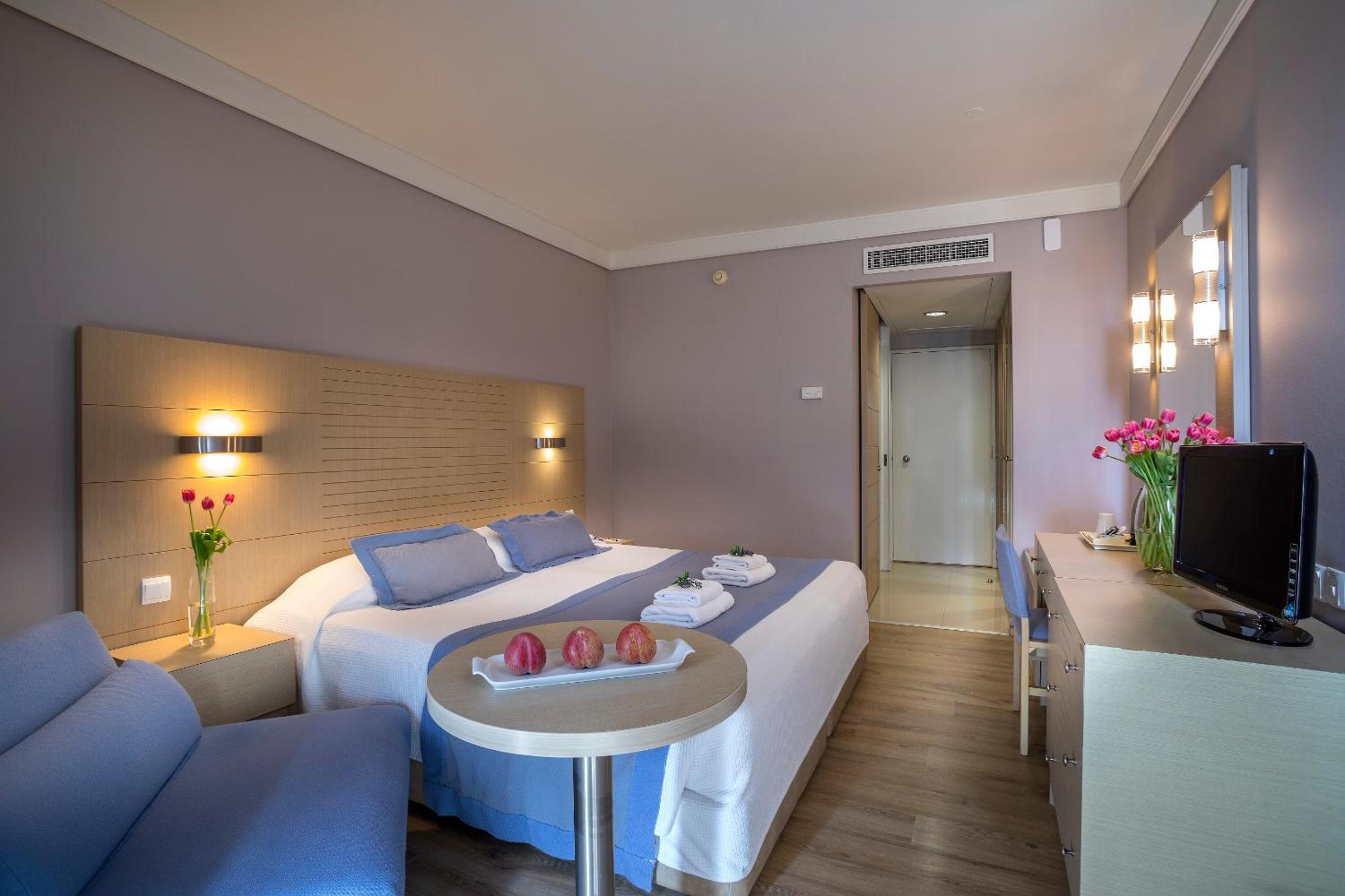 Double or Twin Room - Photo 2