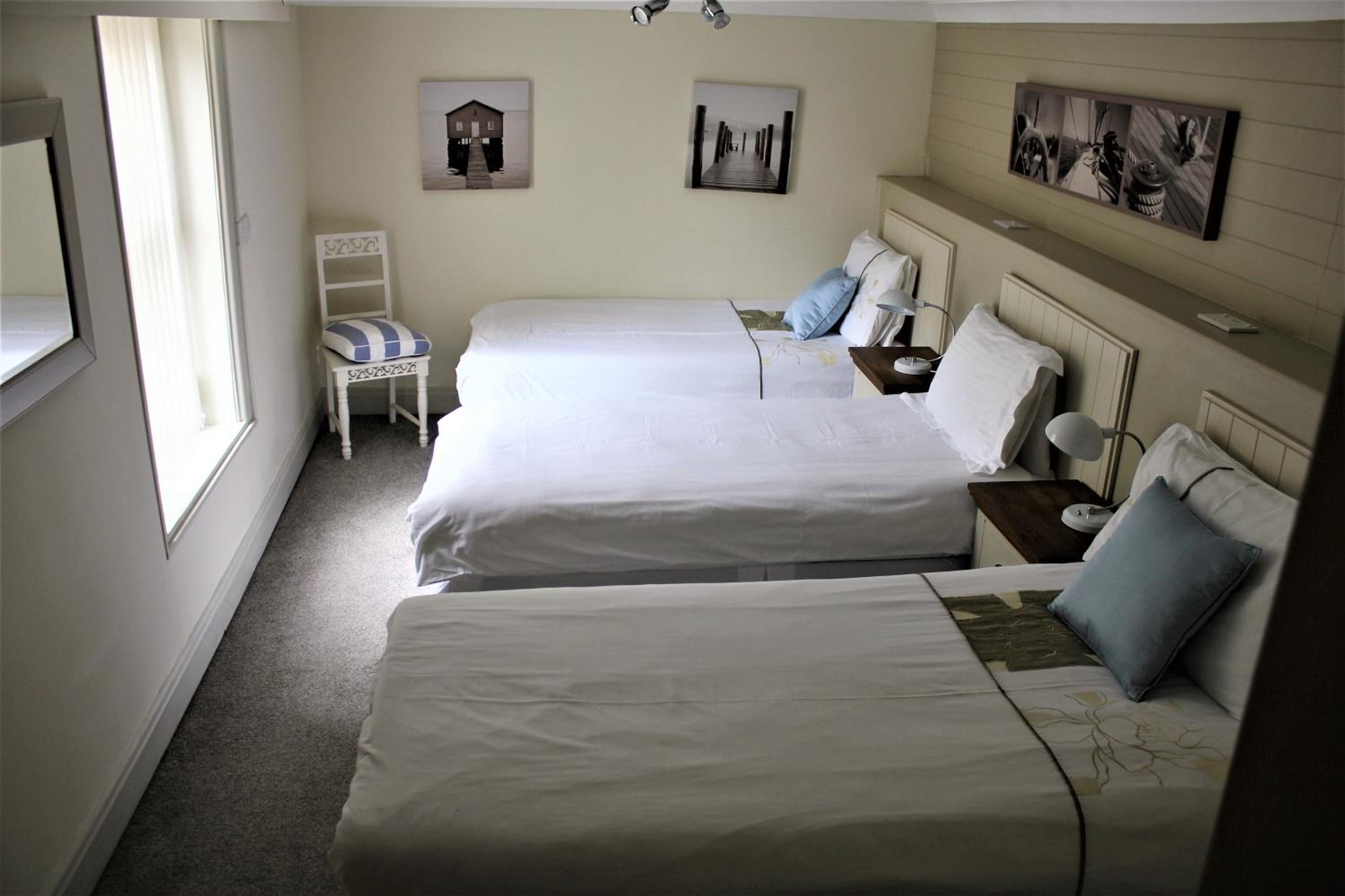 Double or Twin Room with Extra Bed - Photo 1