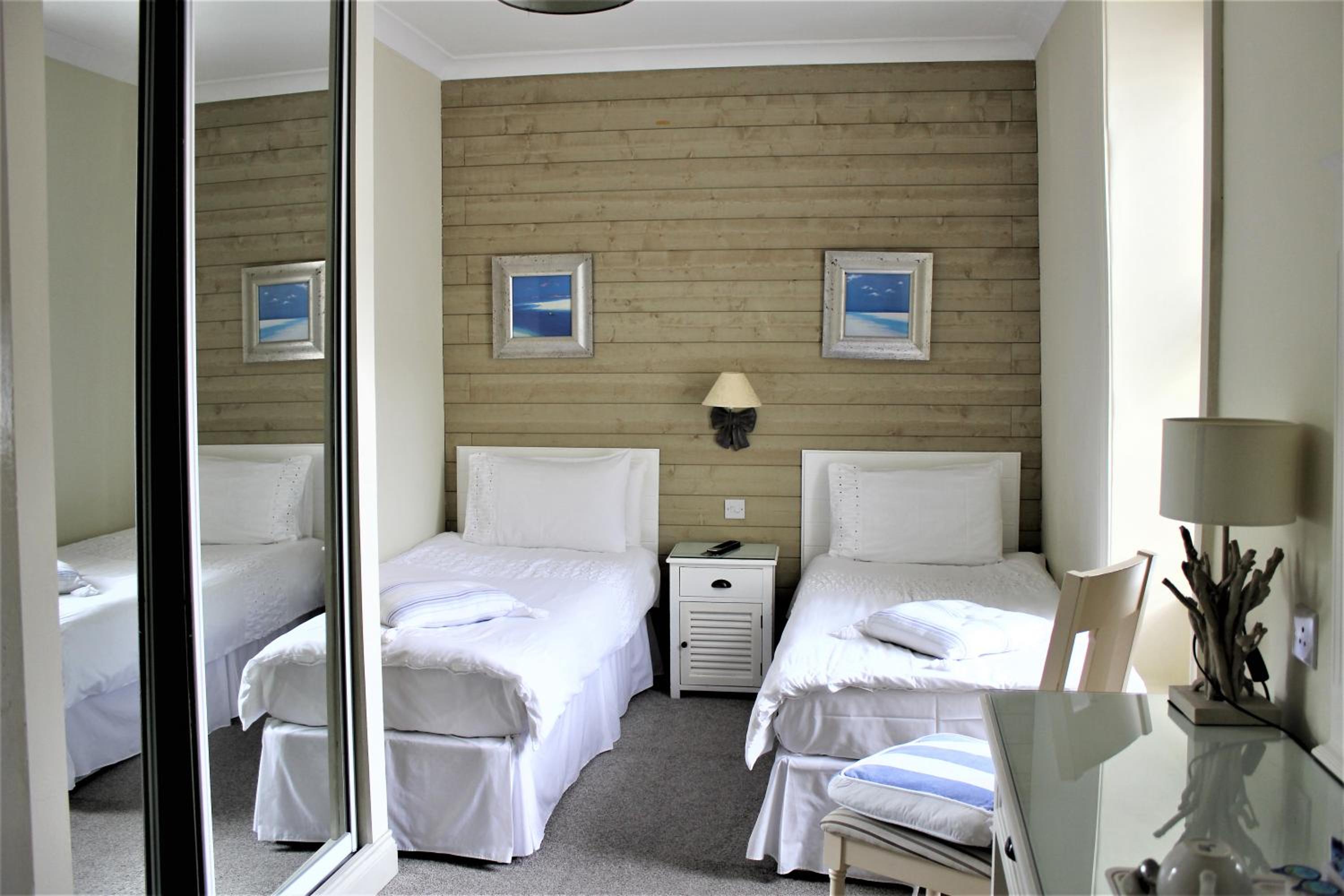 Double or Twin Room - Photo 1