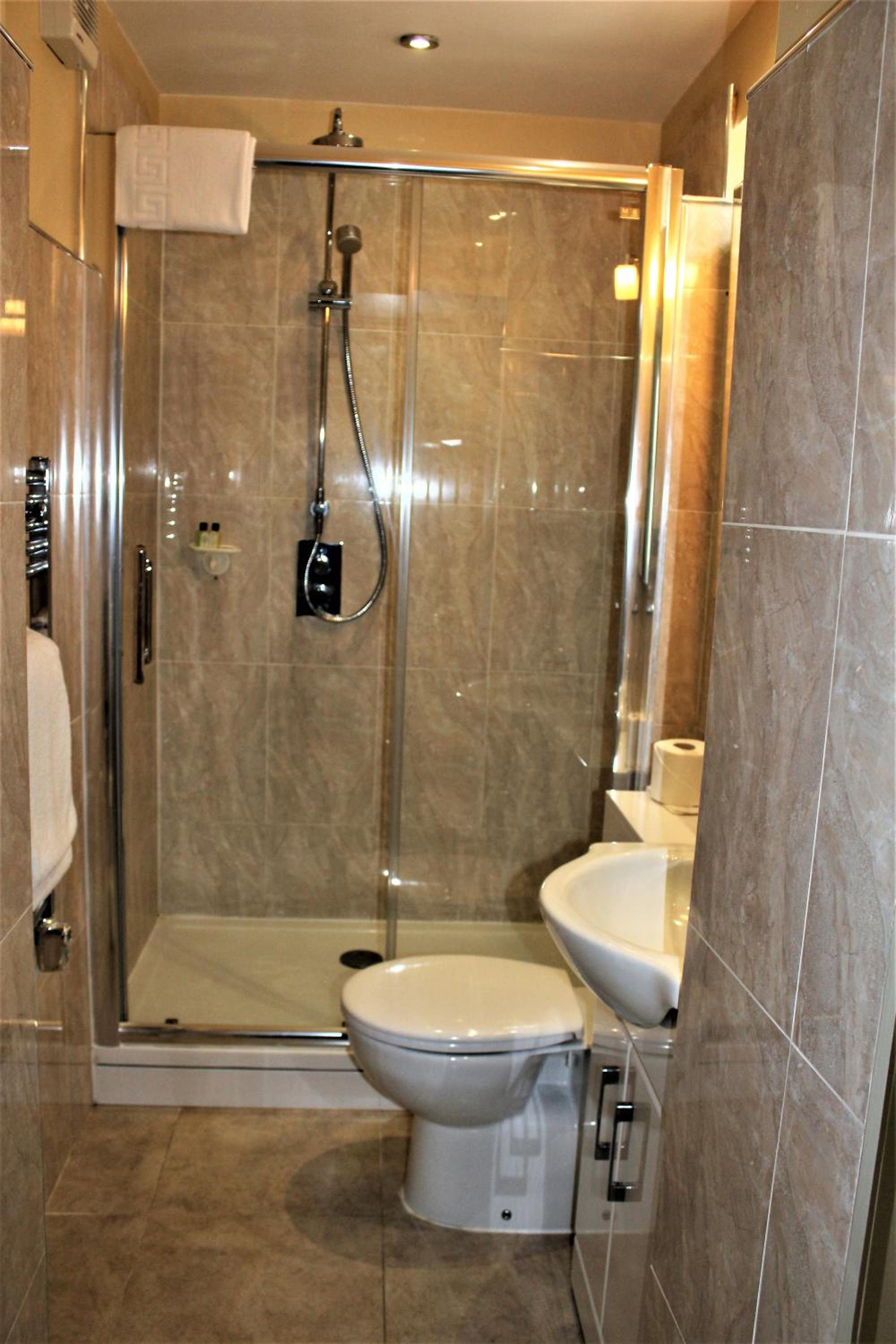 Double or Twin Room - Photo 2