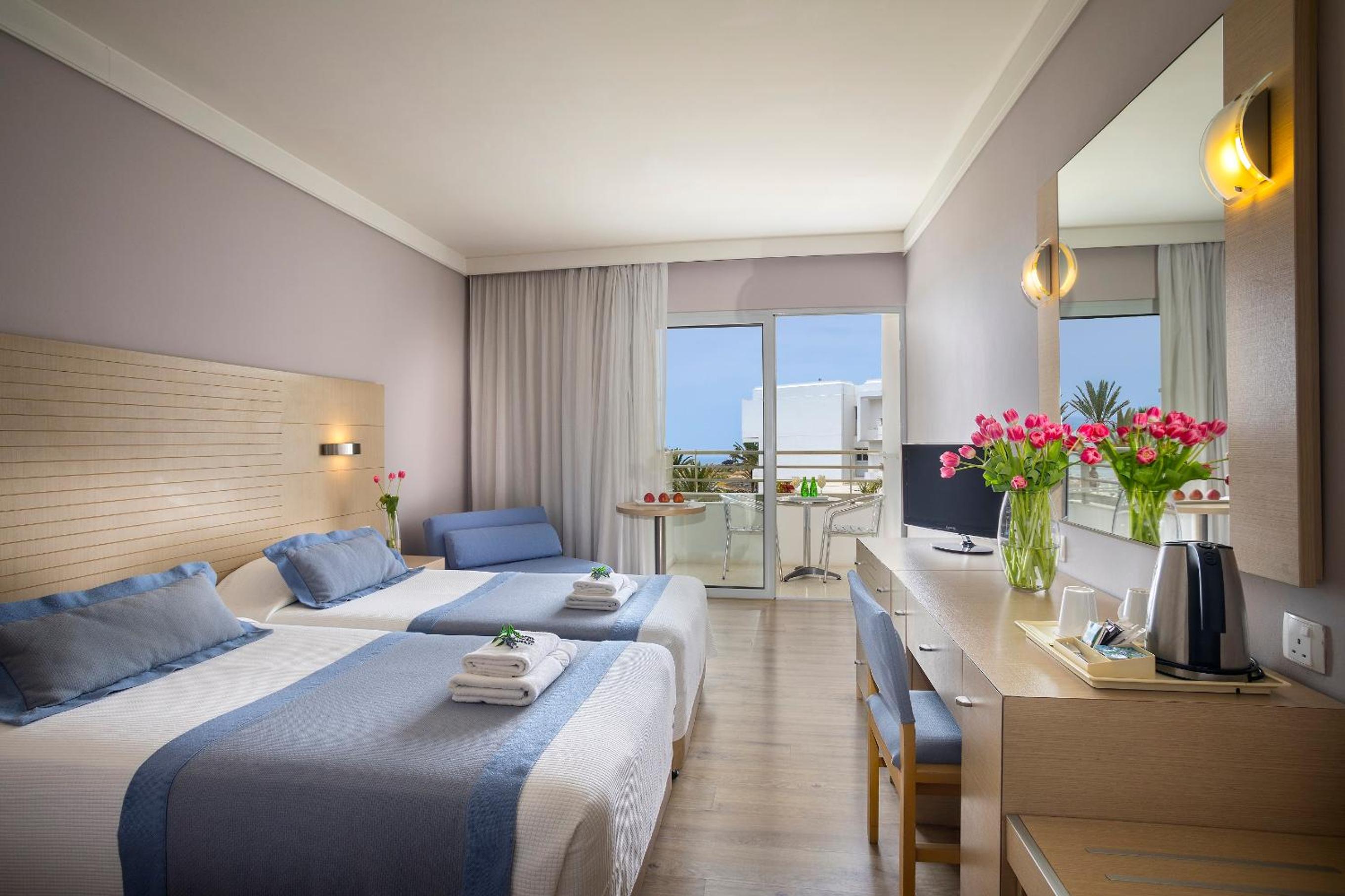 Double or Twin Room with Side Sea View