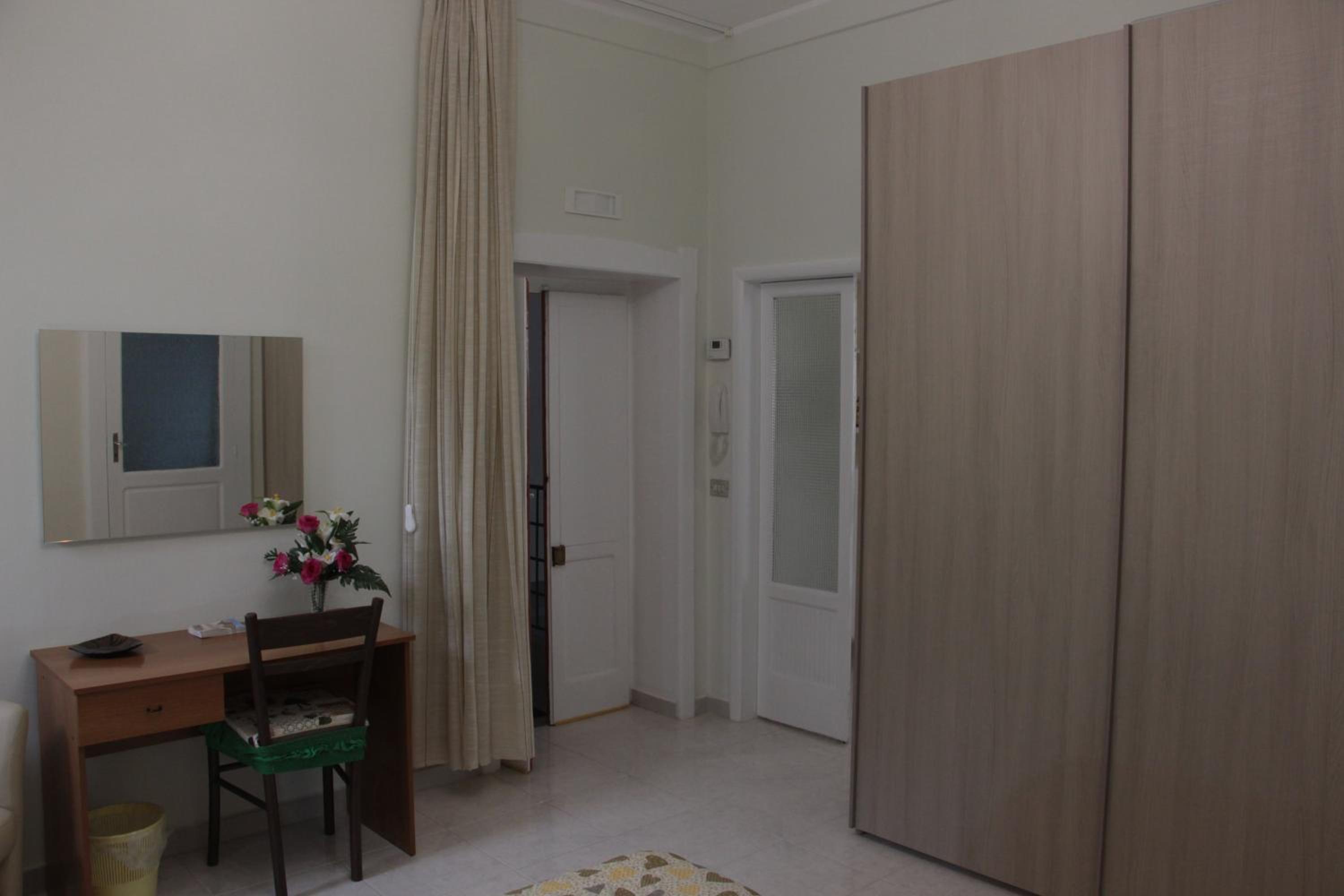 Two-Bedroom Deluxe Apartment with Balcony - Photo 19