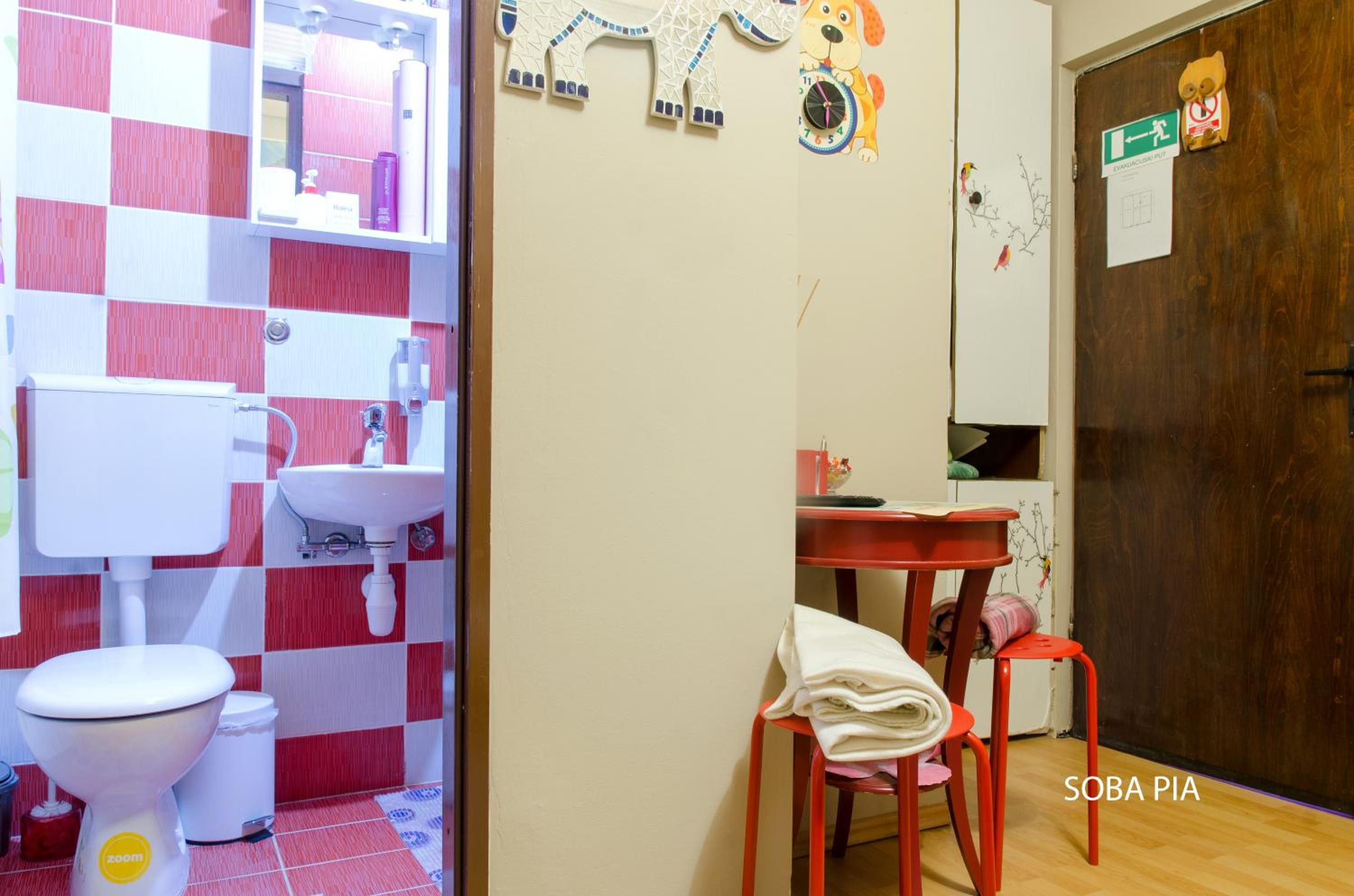 Room with Bunk Bed - Photo 12