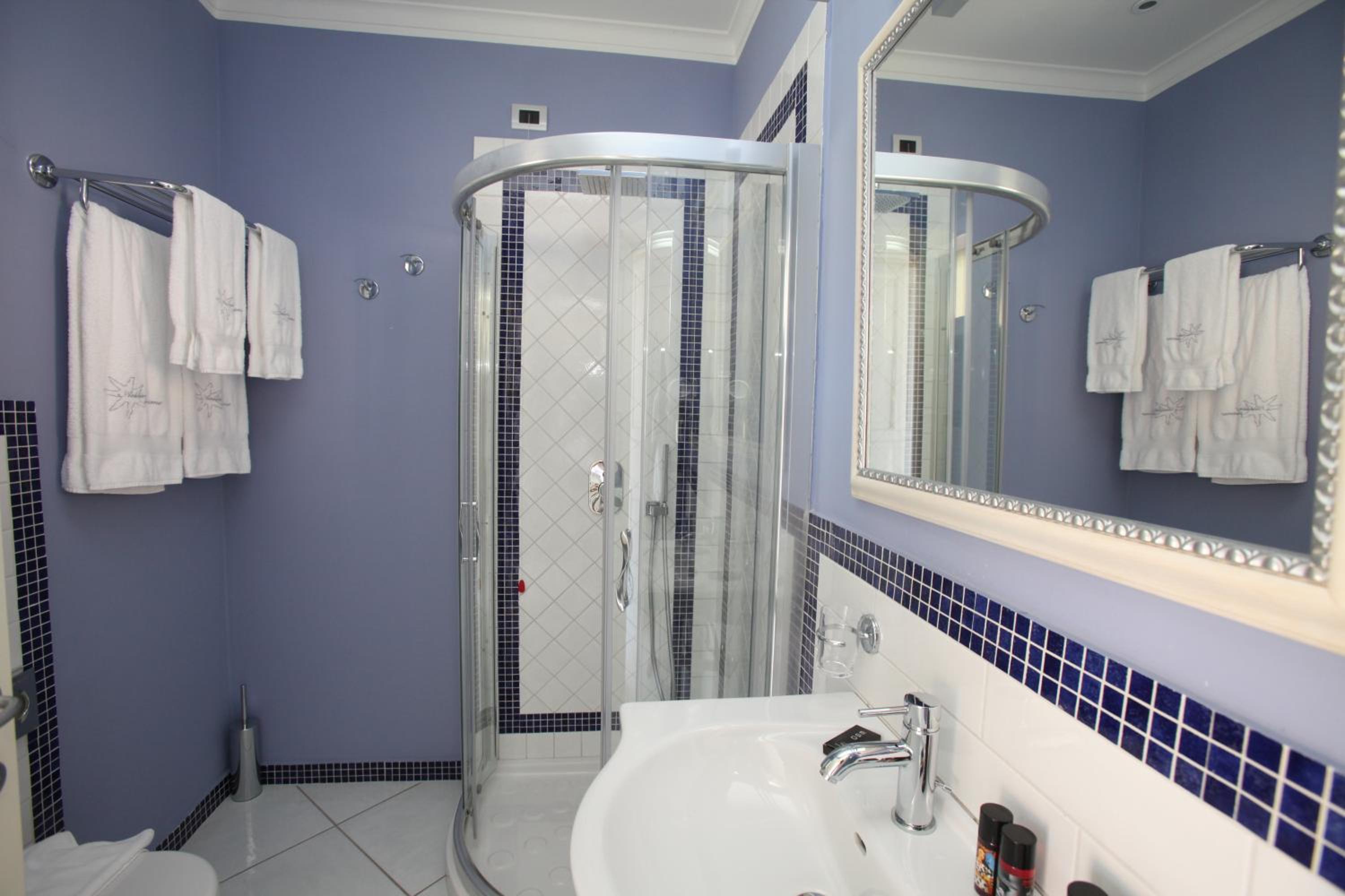 Small Double Room with Terrace - Photo 3