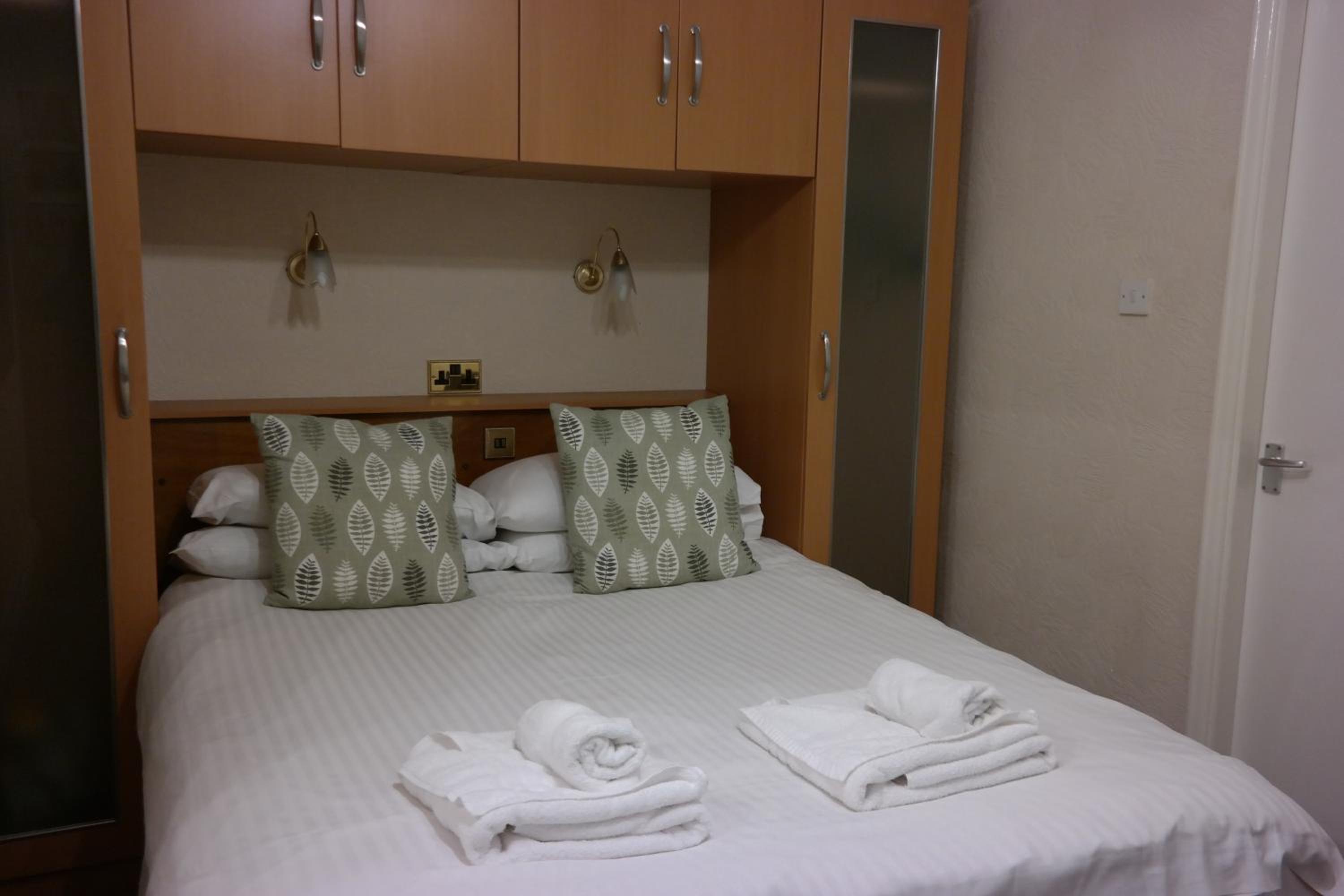 Studio Apartment photo 1