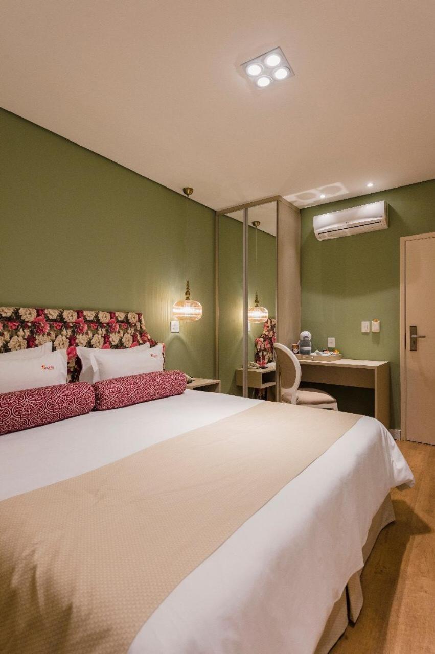 King Suite with Spa Bath photo 3