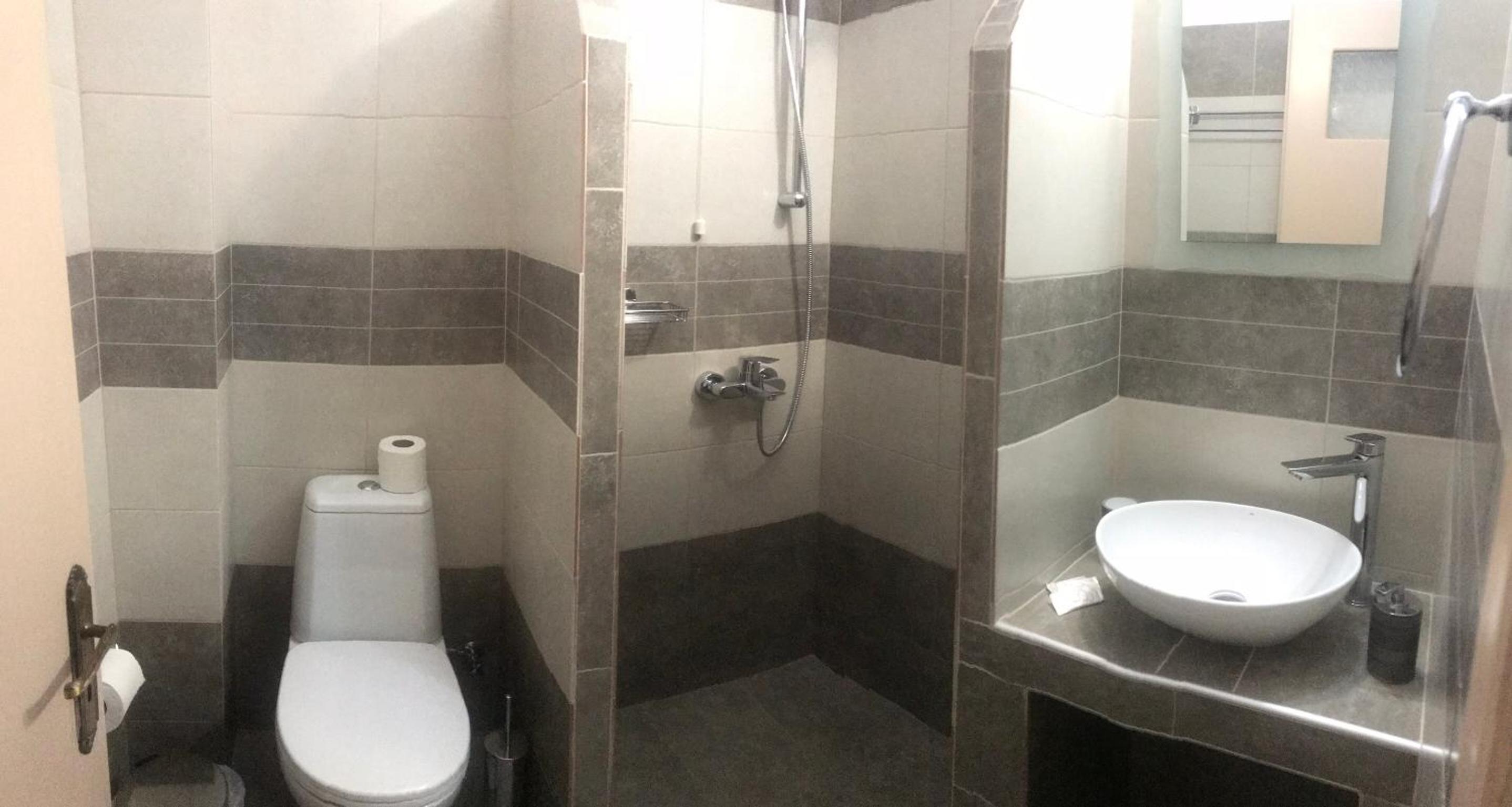 One-Bedroom Apartment - Photo 9