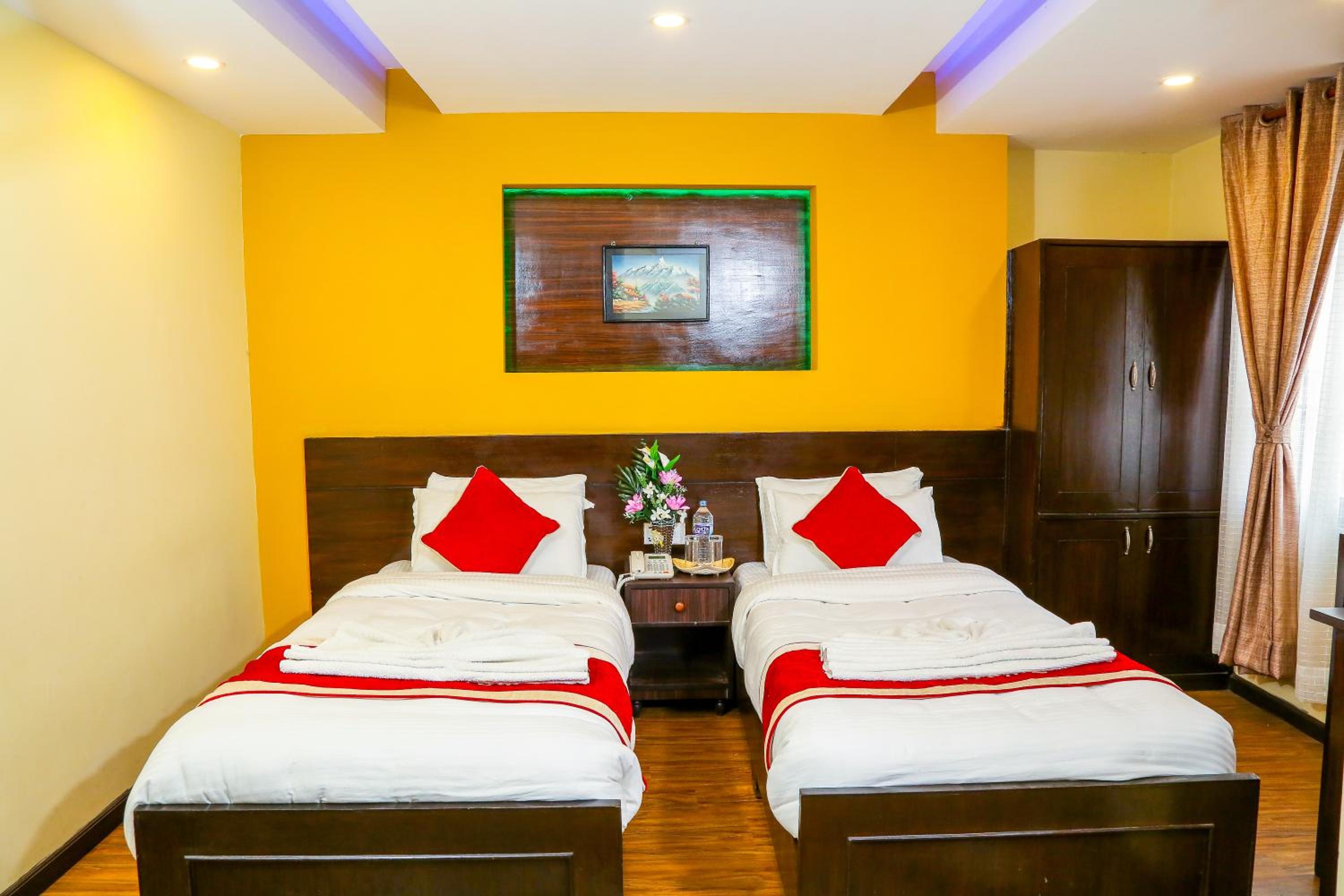 Budget Twin Room - Photo 2
