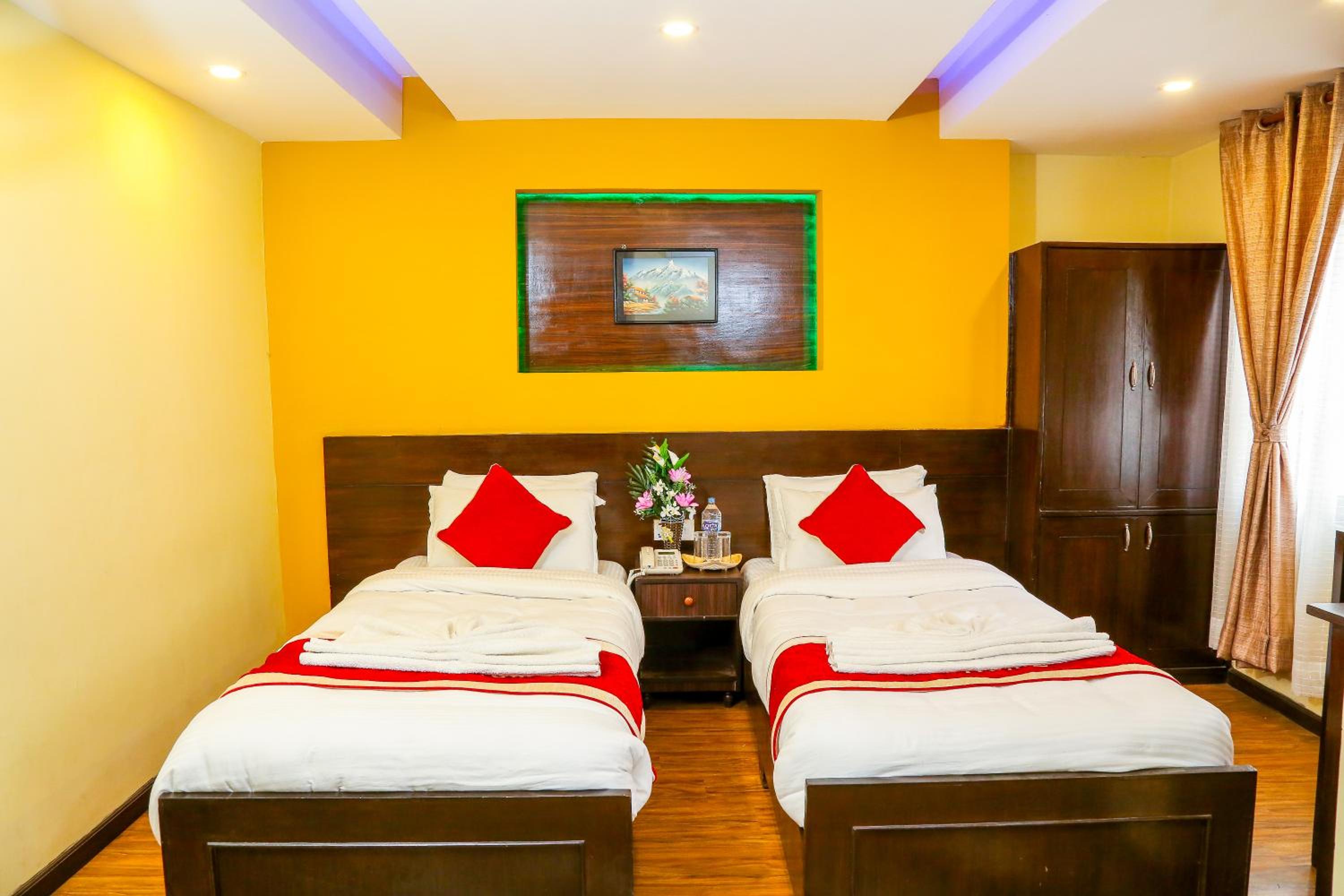 Budget Twin Room - Photo 5