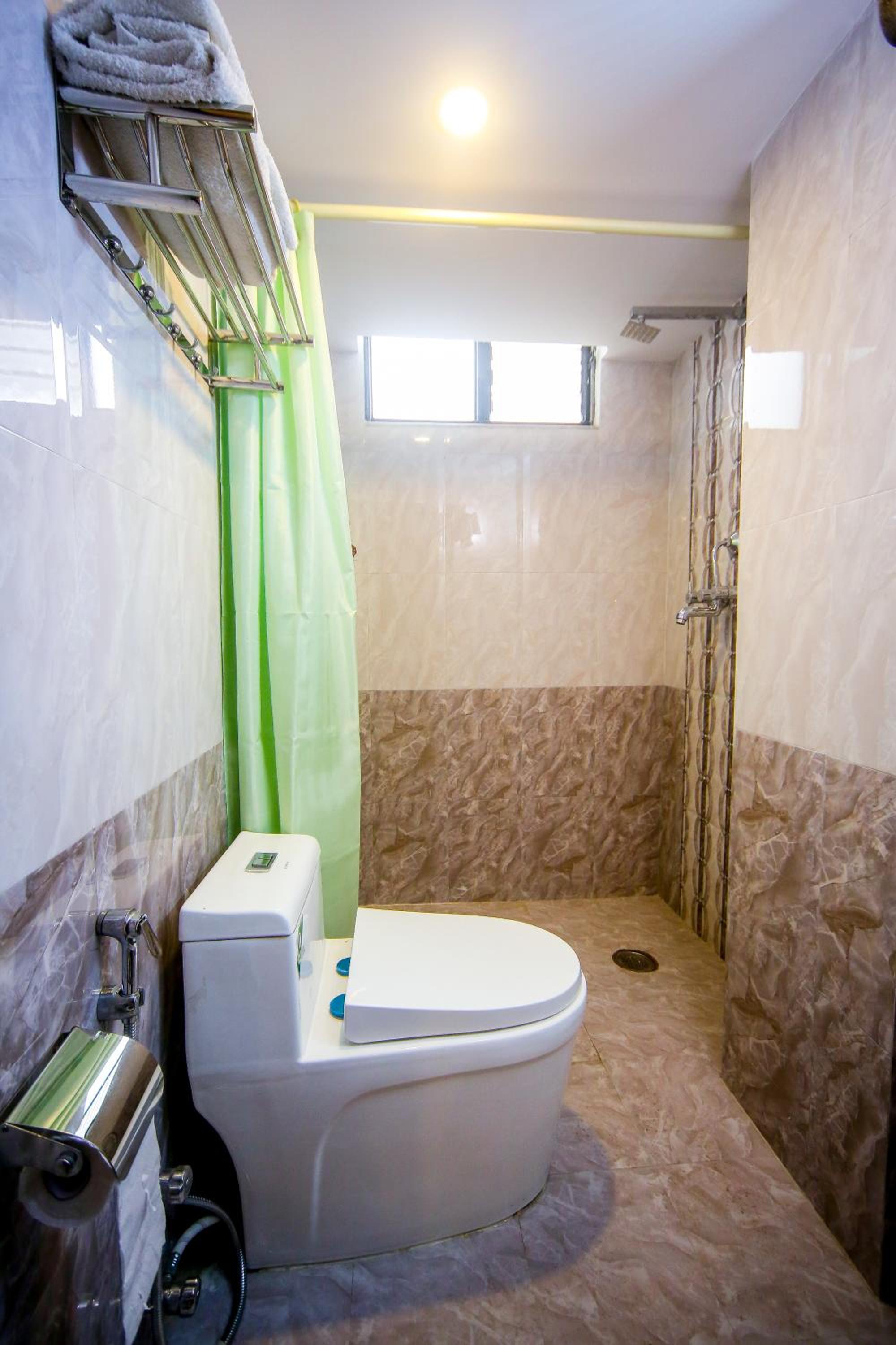 Budget Twin Room - Photo 8
