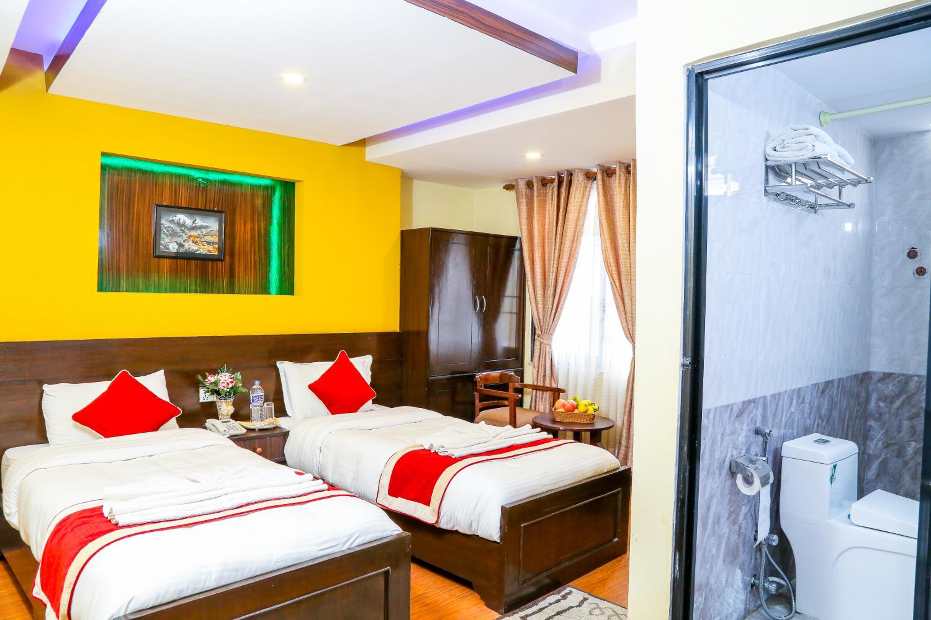 Budget Twin Room - Photo 3